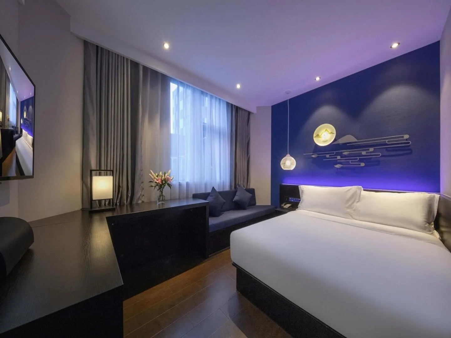 room service, Bed in Orange Hotel Shanghai Chuansha International Tourism Resort