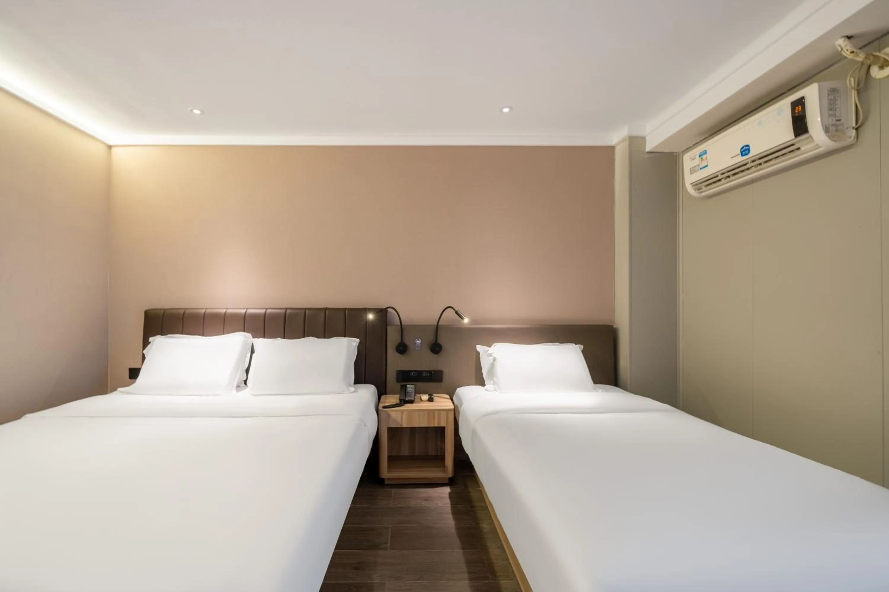 Bed in Hanting Hotel Shanghai Fengxian Nanqiao Industrial Park