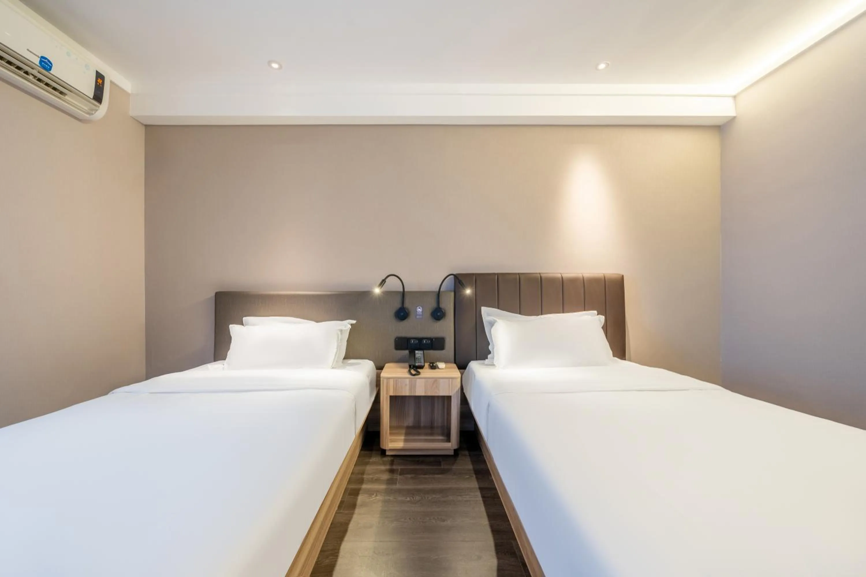 Bed in Hanting Hotel Shanghai Fengxian Nanqiao Industrial Park