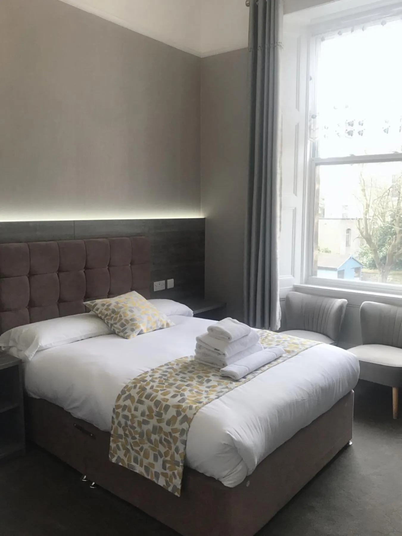 Bed in Arrandale Guest House