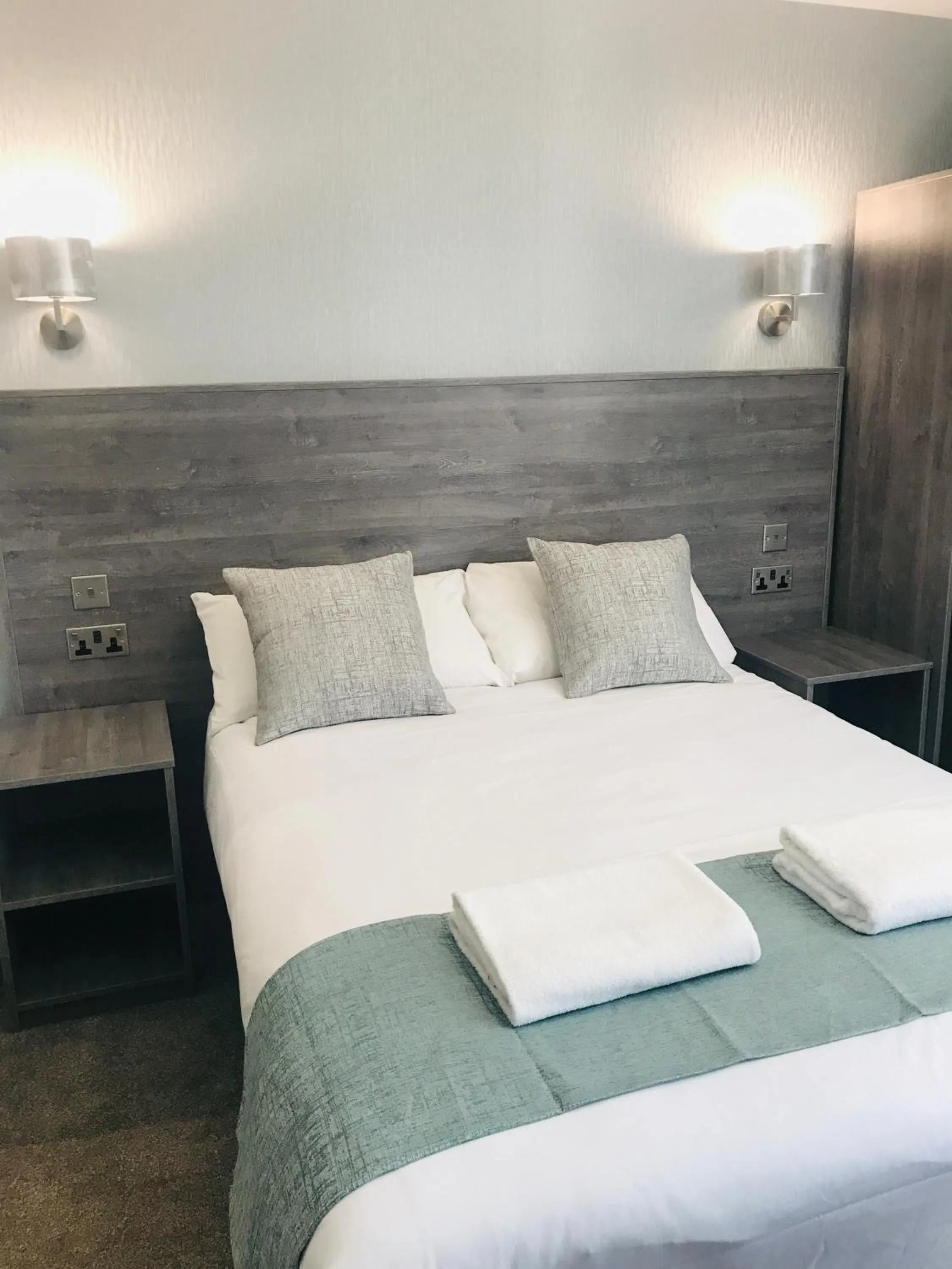 Bed in Arrandale Guest House