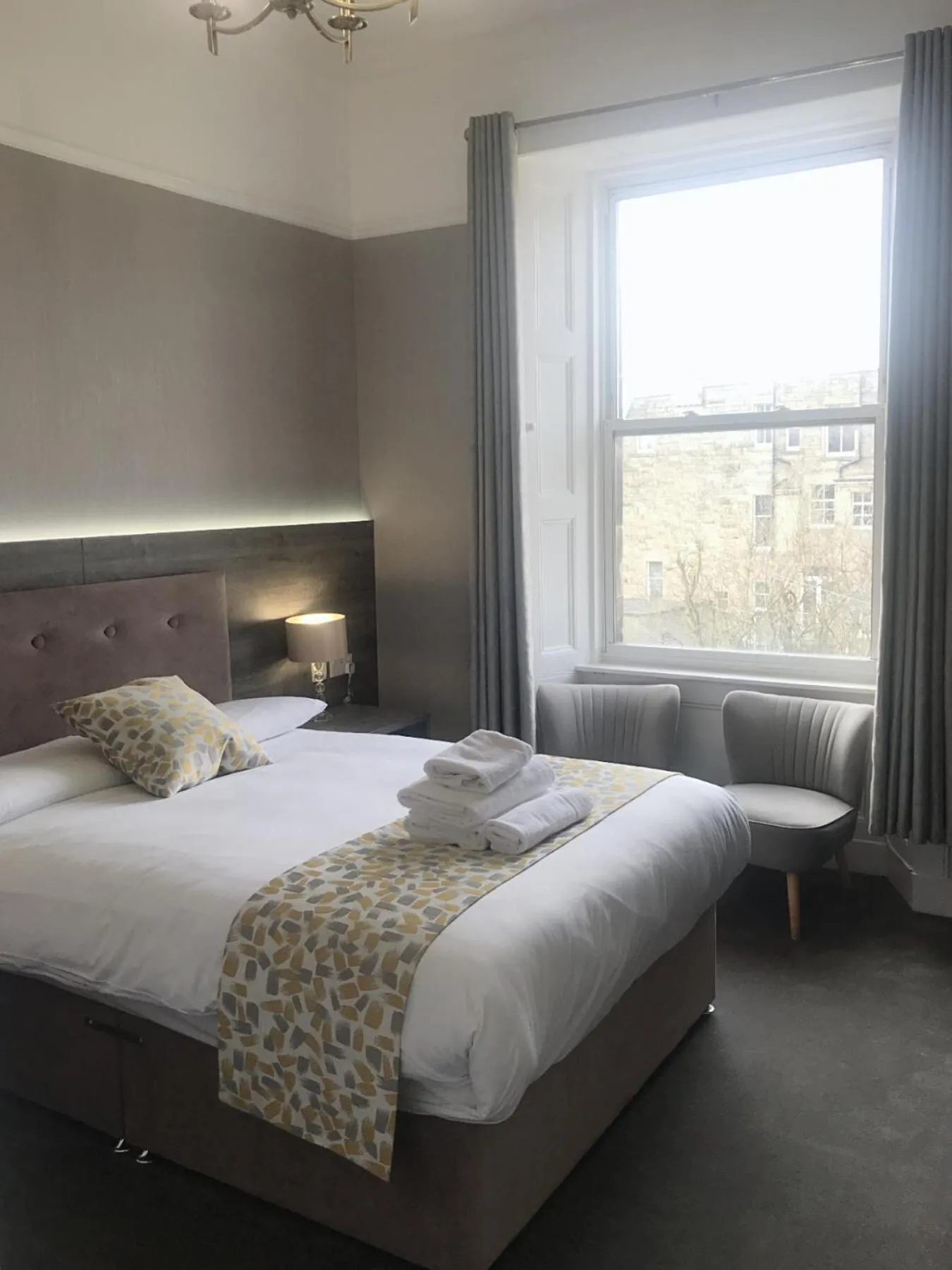 Bed in Arrandale Guest House