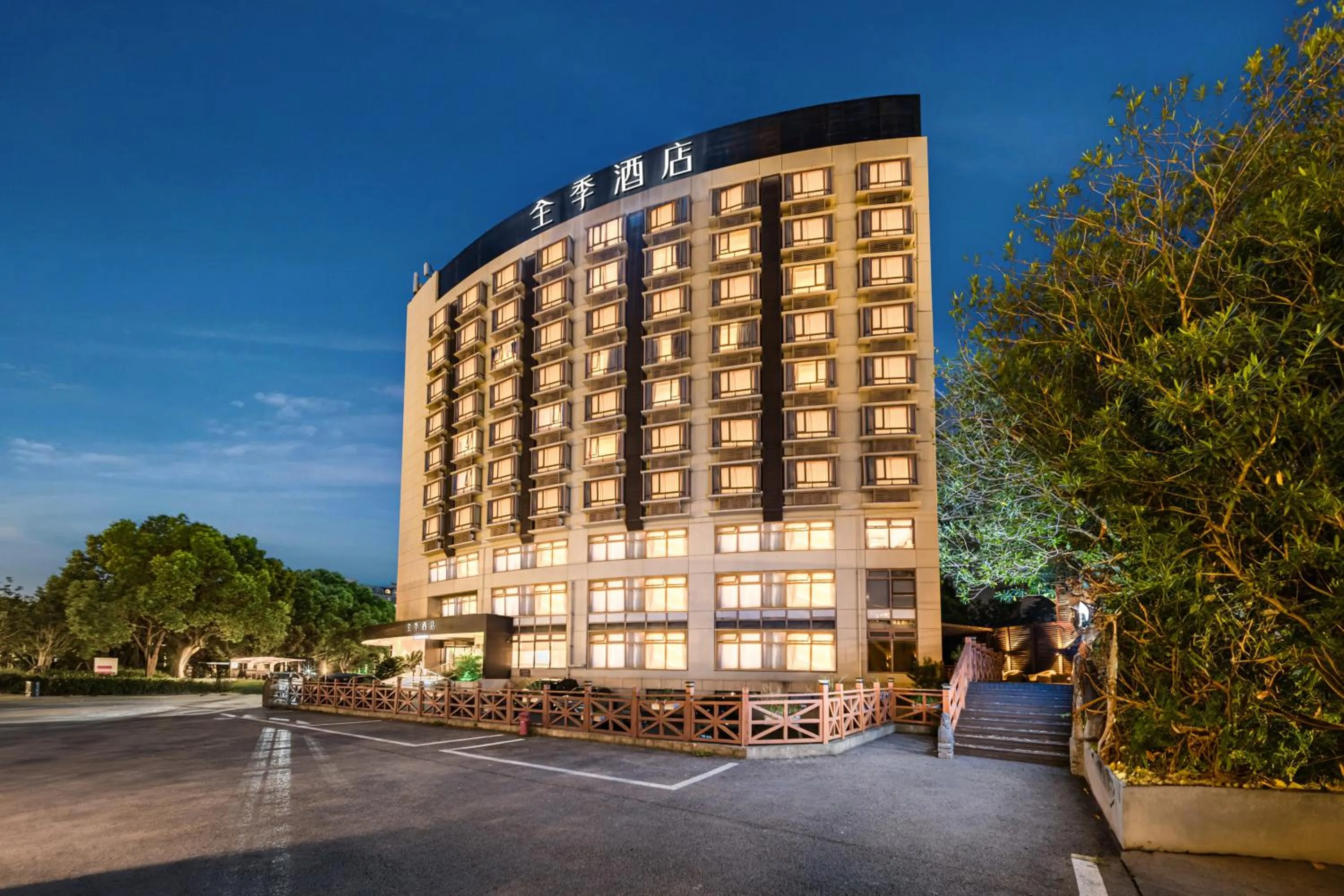 Property building in JI Hotel Shanghai World Expo Sanlin Road