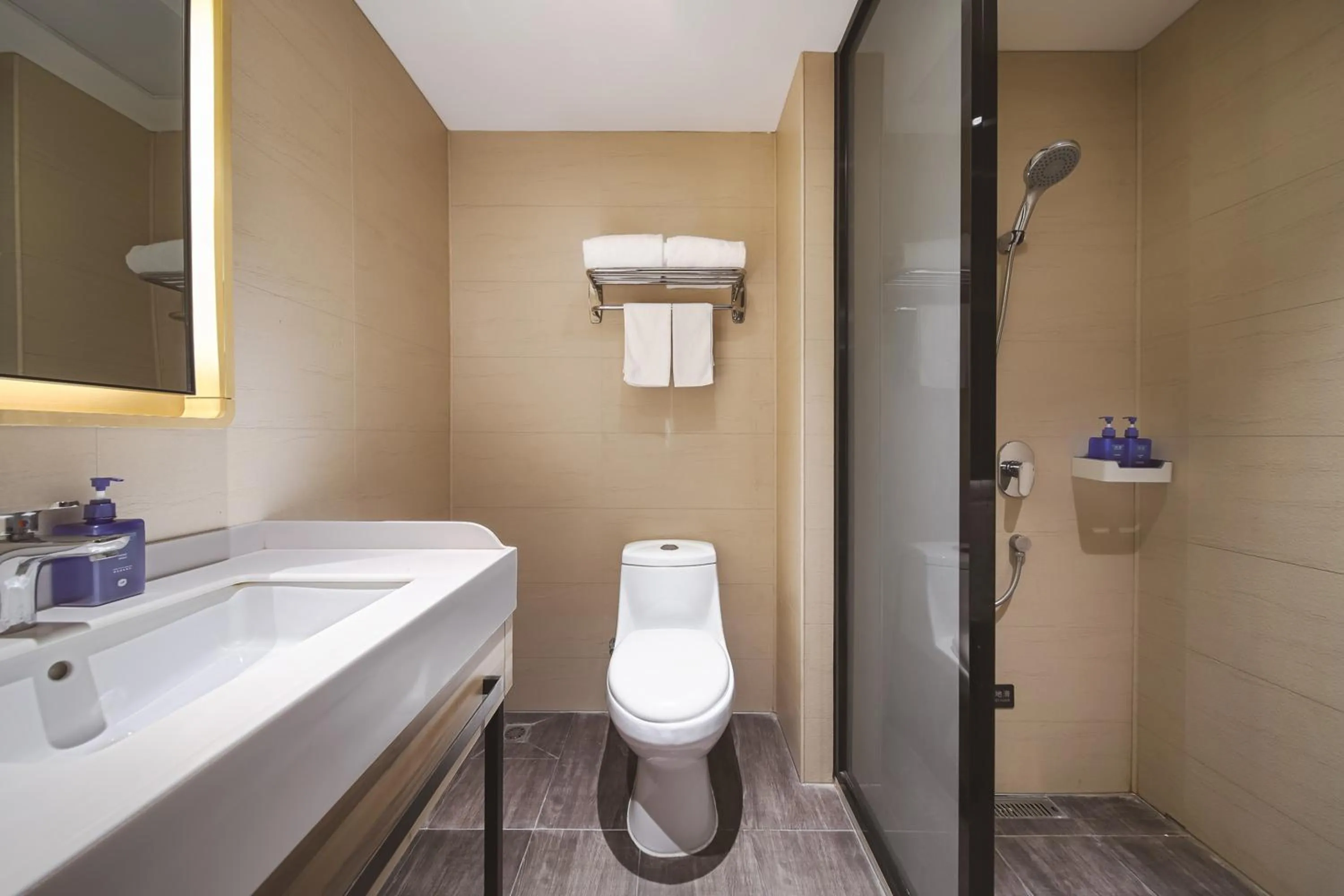 Toilet in Hanting Hotel Nanjing Xianhemen Zidong Commercial Street