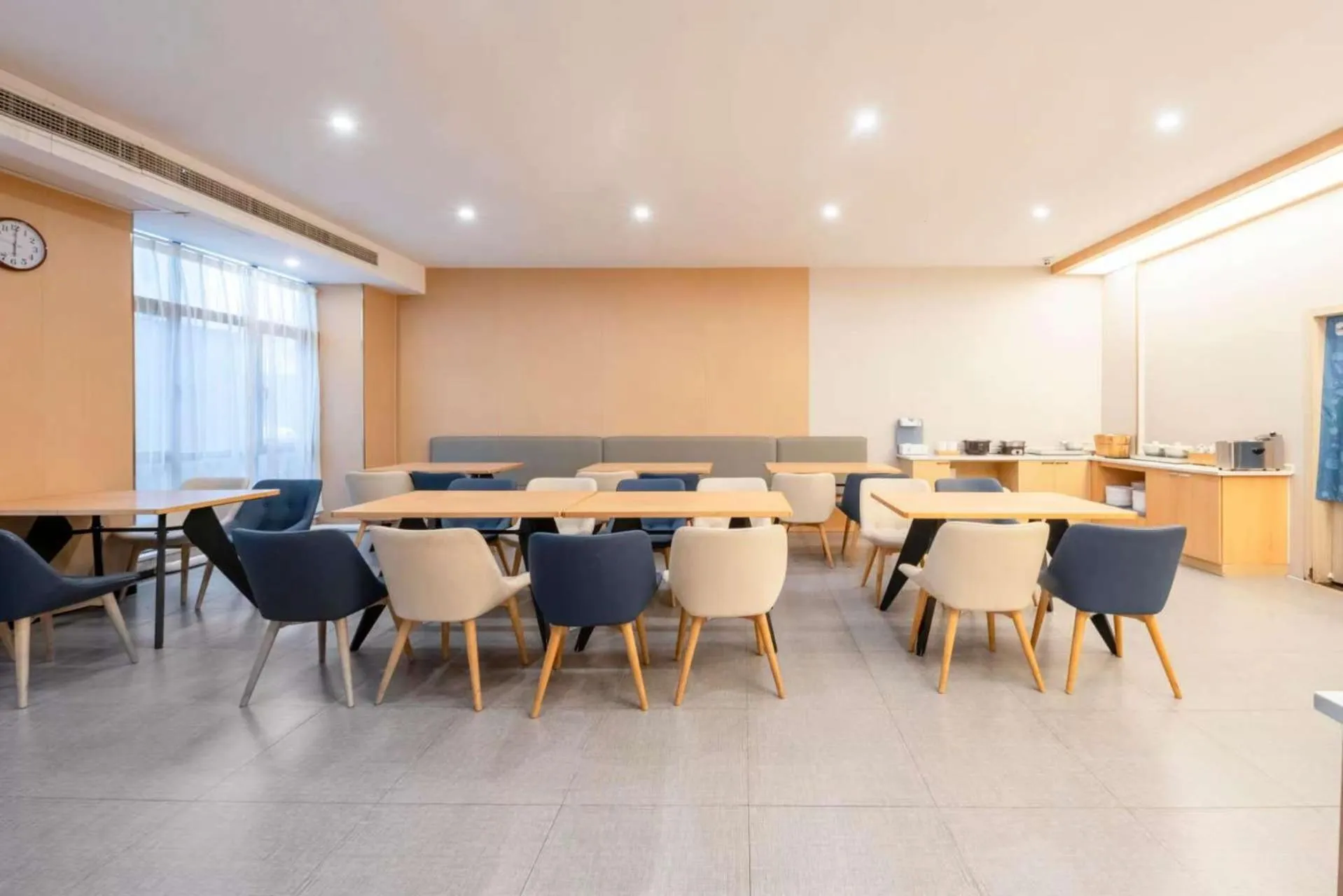 Restaurant/places to eat in Hanting Hotel Nanjing Jiangning Niu Shoushan