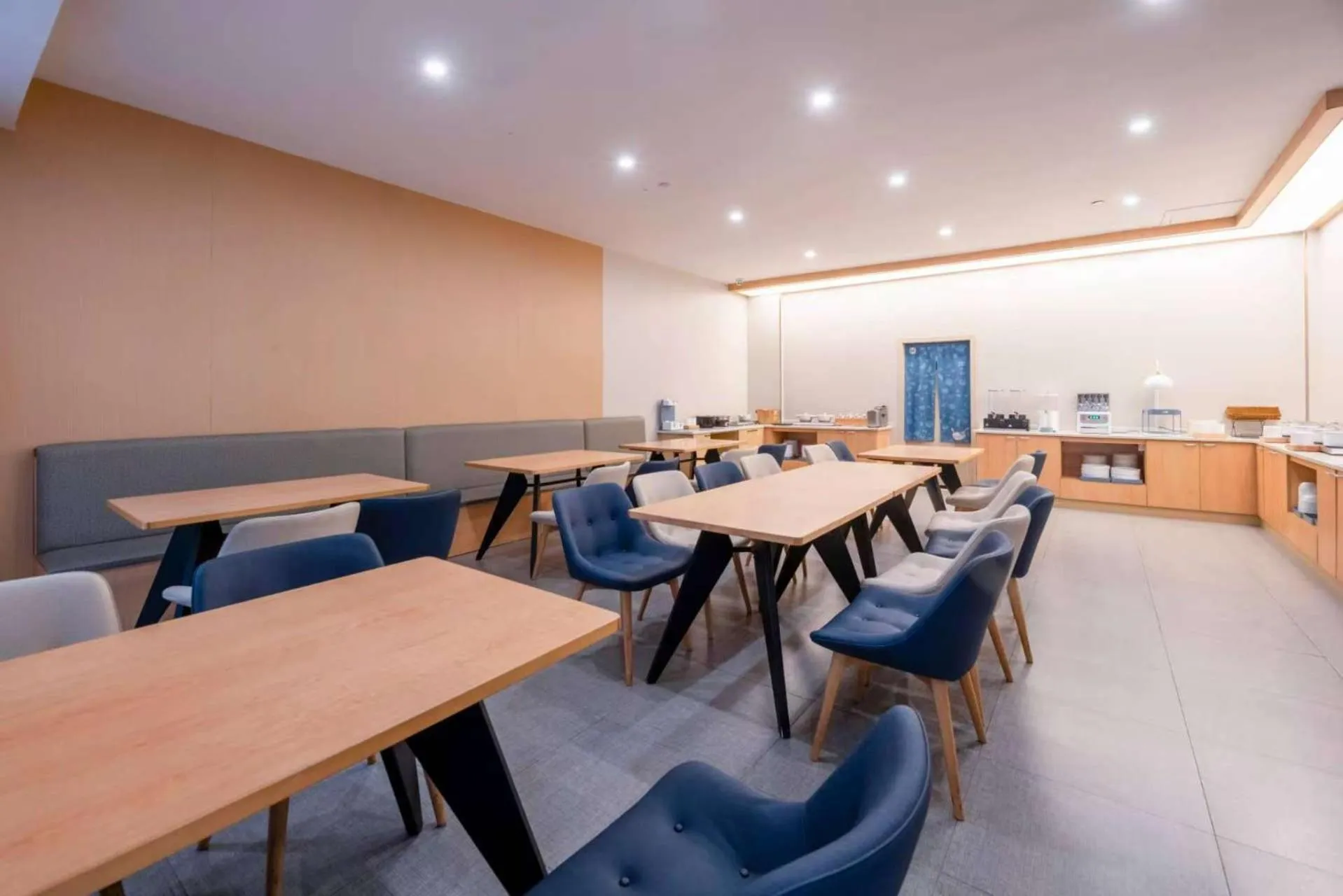 Restaurant/places to eat in Hanting Hotel Nanjing Jiangning Niu Shoushan