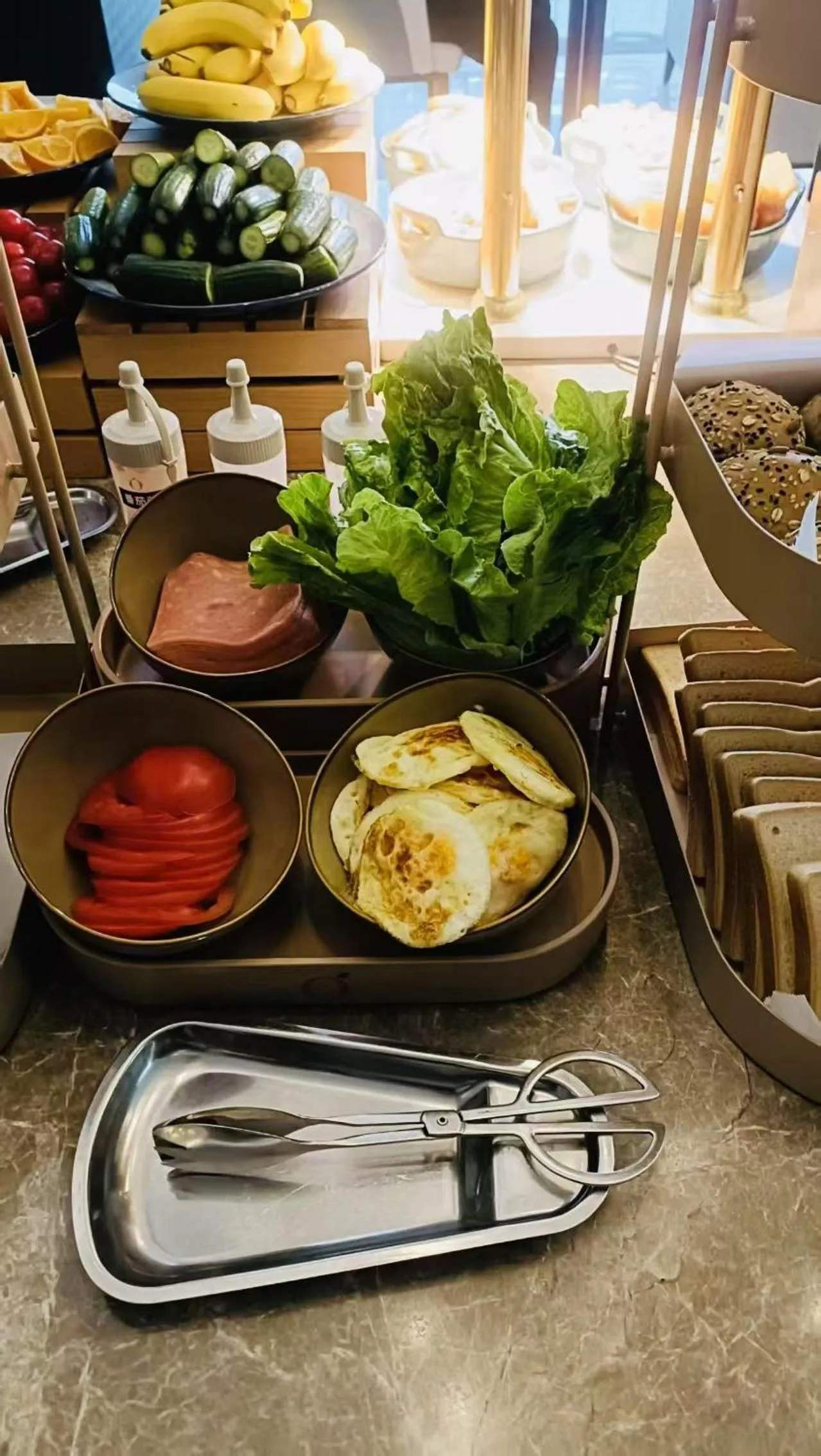 Restaurant/places to eat in Orange Hotel Suzhou Emerald Plaza