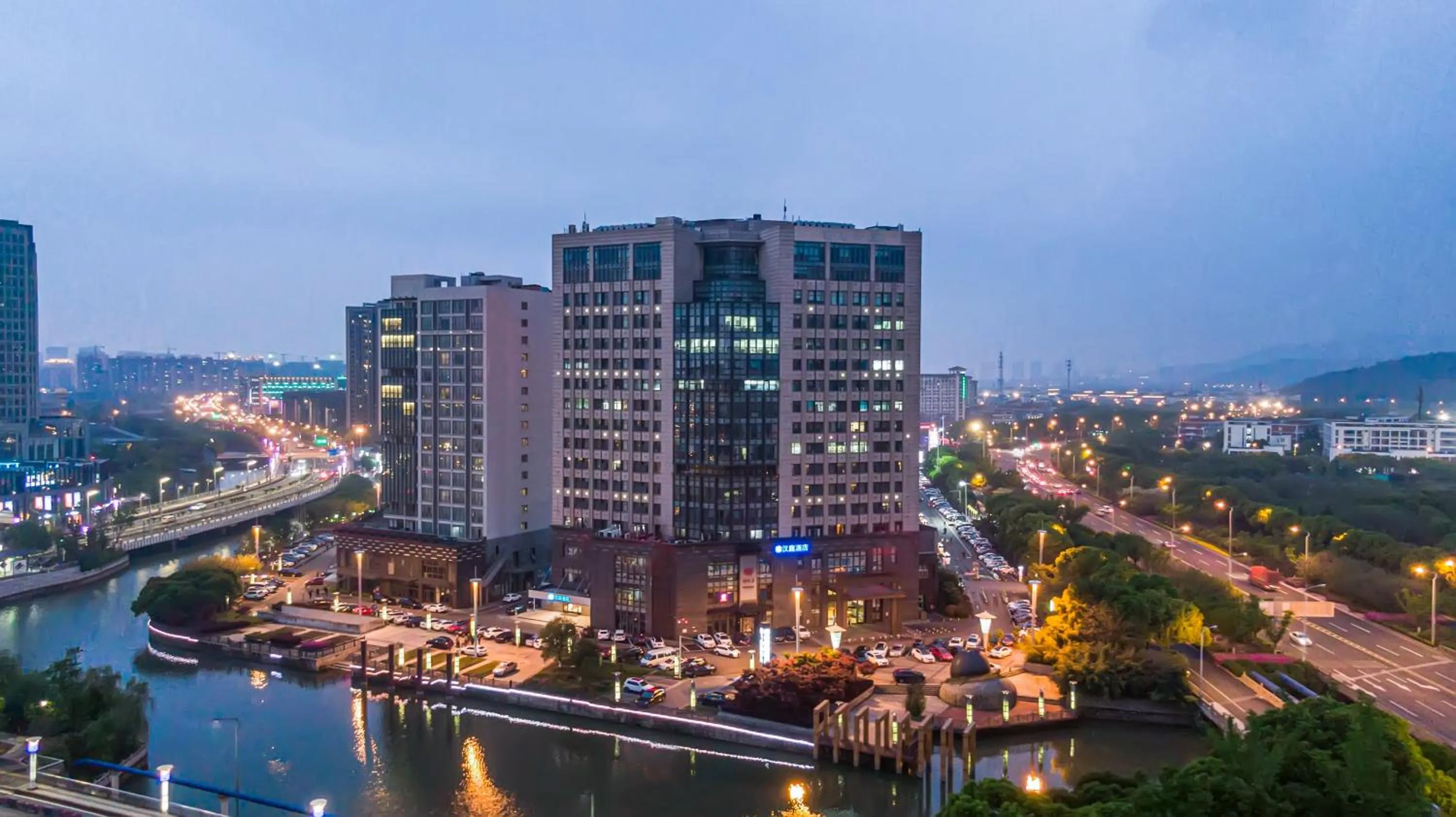 Property building in Hanting Hotel Suzhou International Education Park Yuexi Subway Station