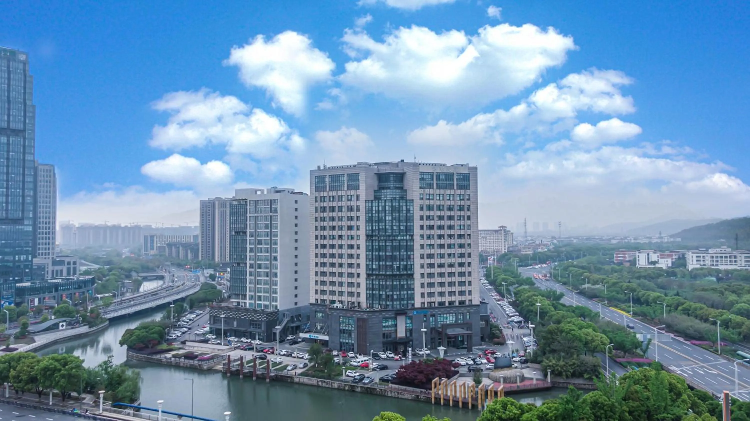 Property building in Hanting Hotel Suzhou International Education Park Yuexi Subway Station