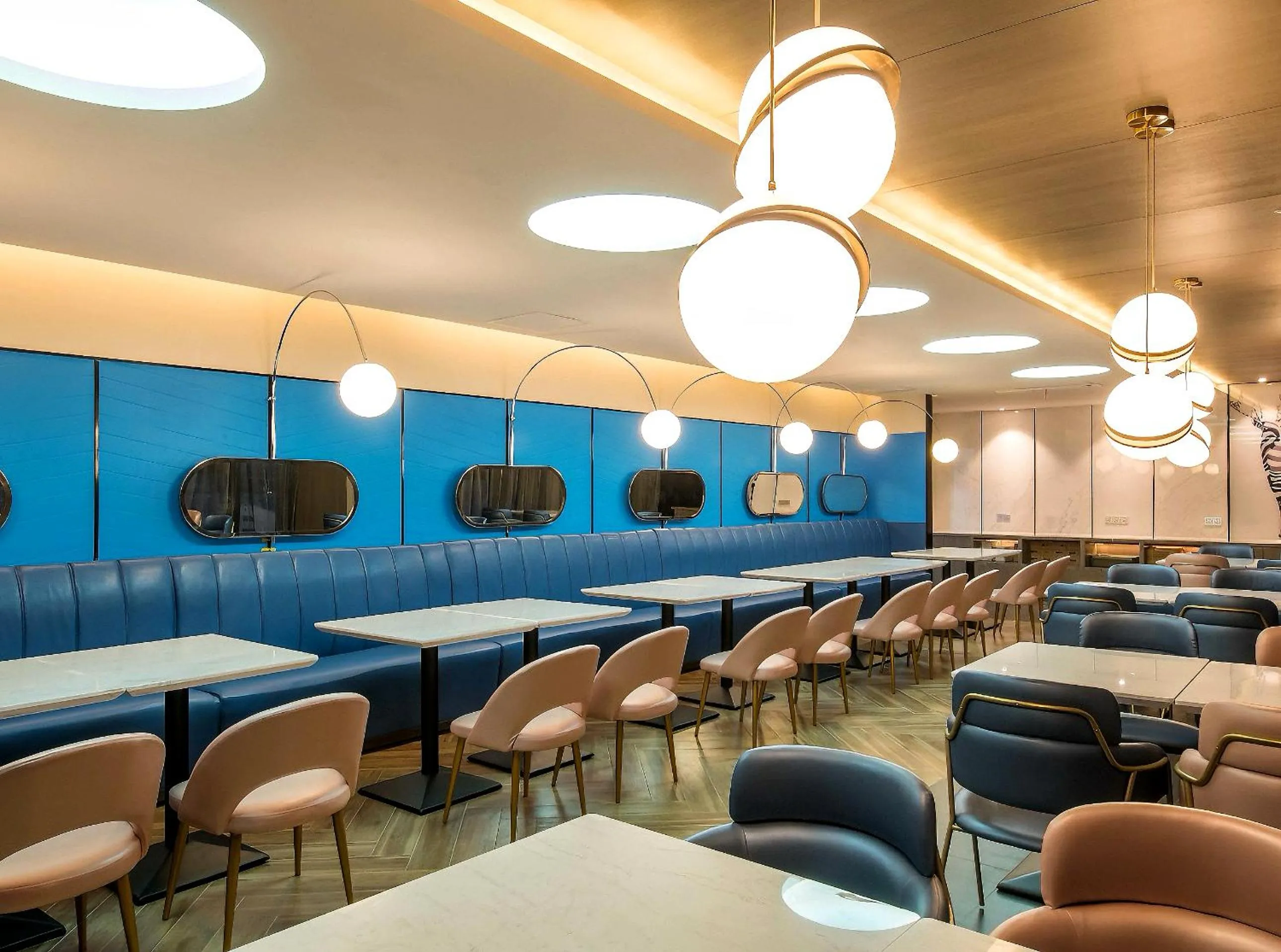 Restaurant/places to eat in Orange Hotel Hangzhou Binjiang University Town