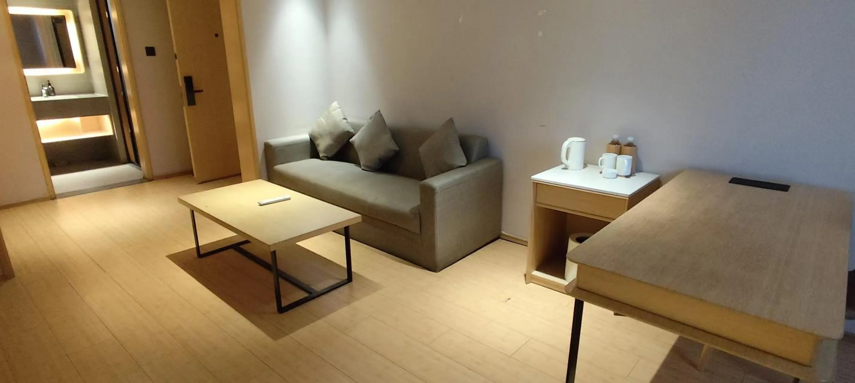 Living room in JI Hotel Hangzhou Xianghu Wanda Middle Road