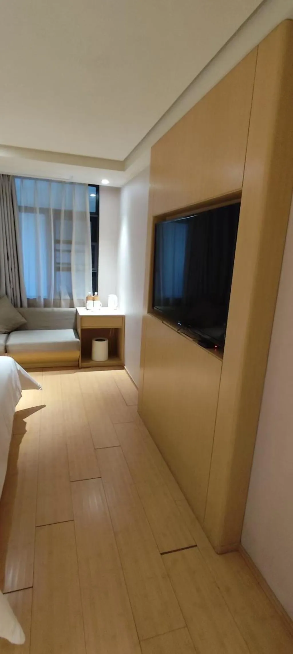 TV and multimedia, Bed in JI Hotel Hangzhou Xianghu Wanda Middle Road