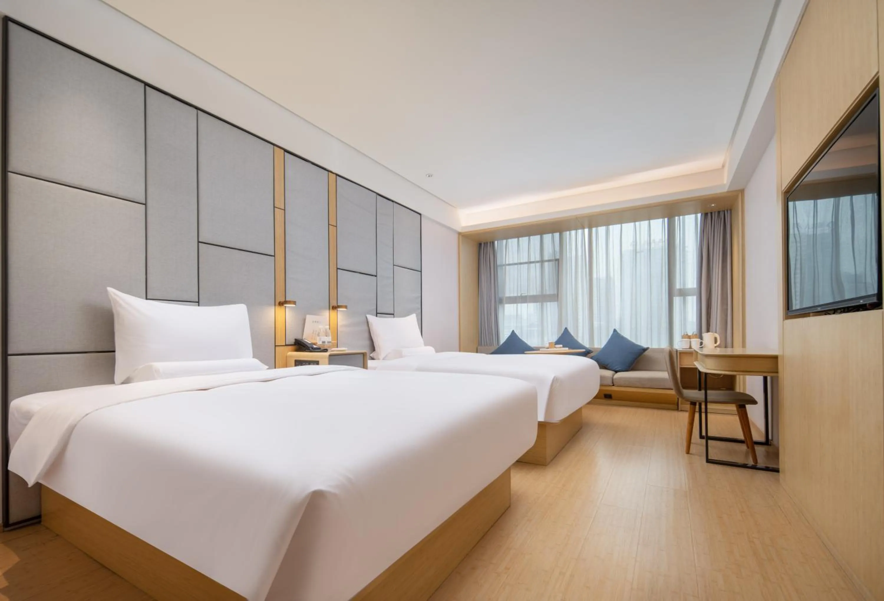 Photo of the whole room, Bed in JI Hotel Chongqing Liangjiang Happiness Plaza