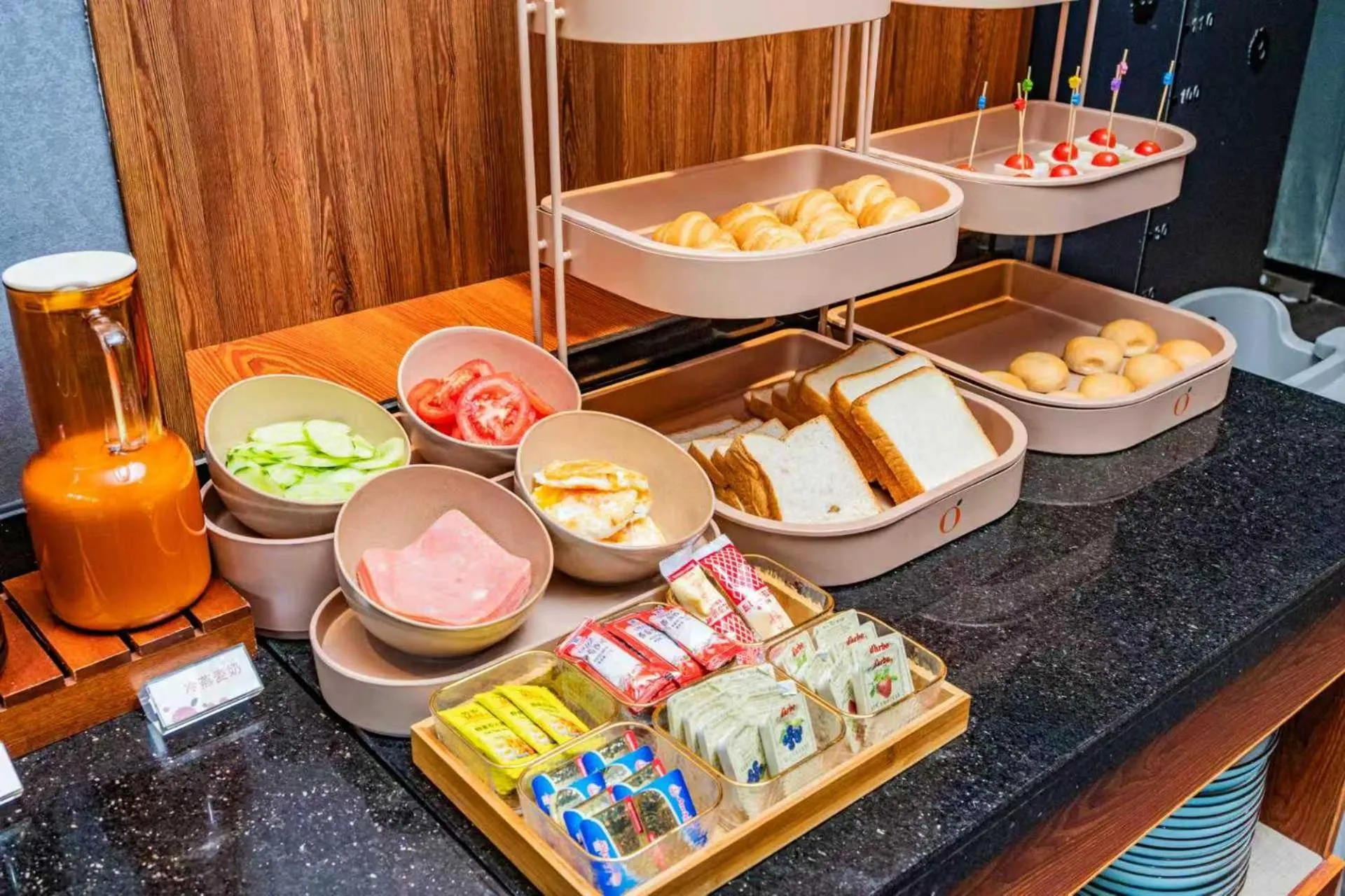 Restaurant/places to eat in Orange Hotel Chengdu High-Tech Global Center