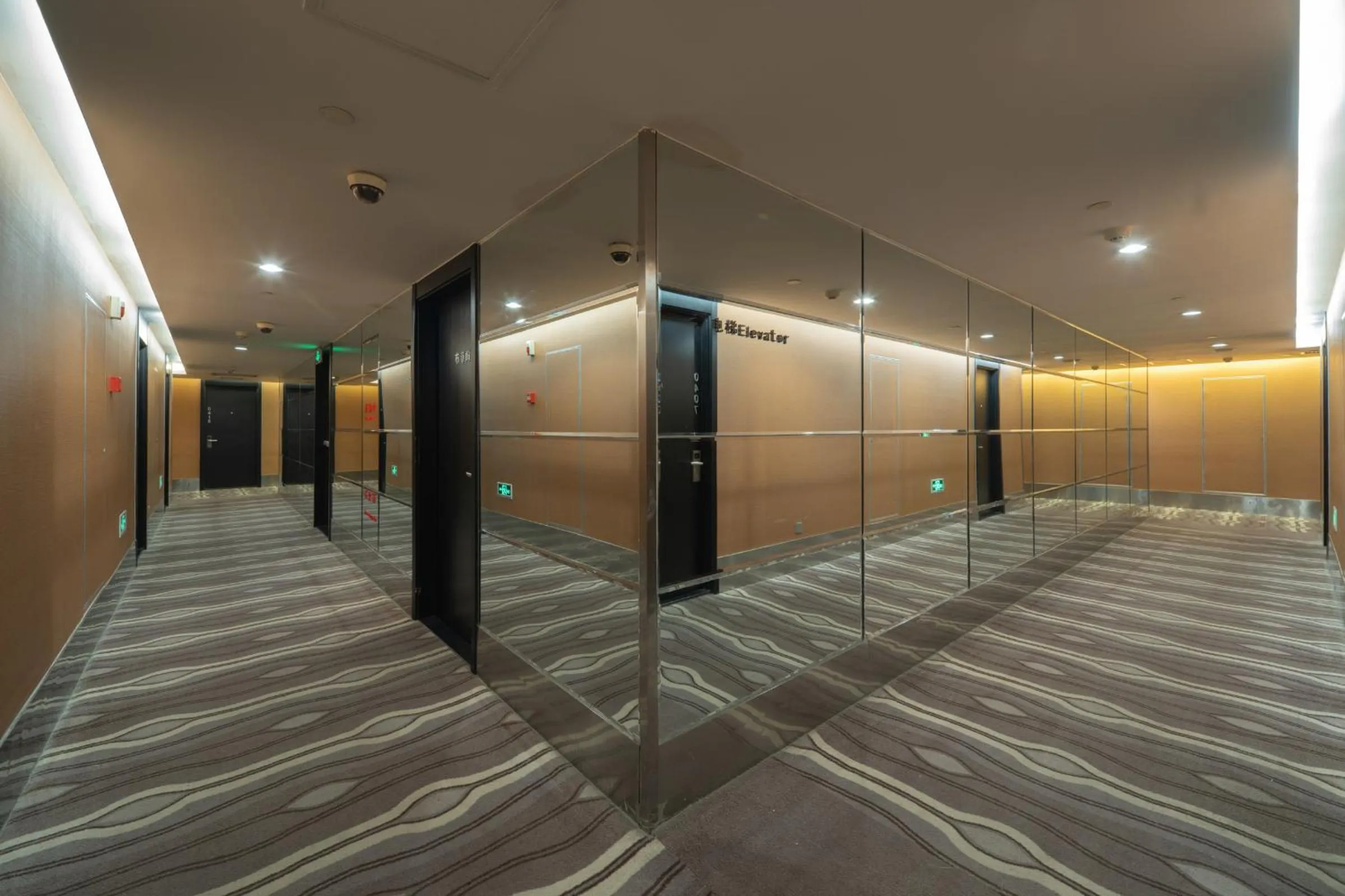 Property building in Orange Hotel Shanghai North Xizang Road Subway Station