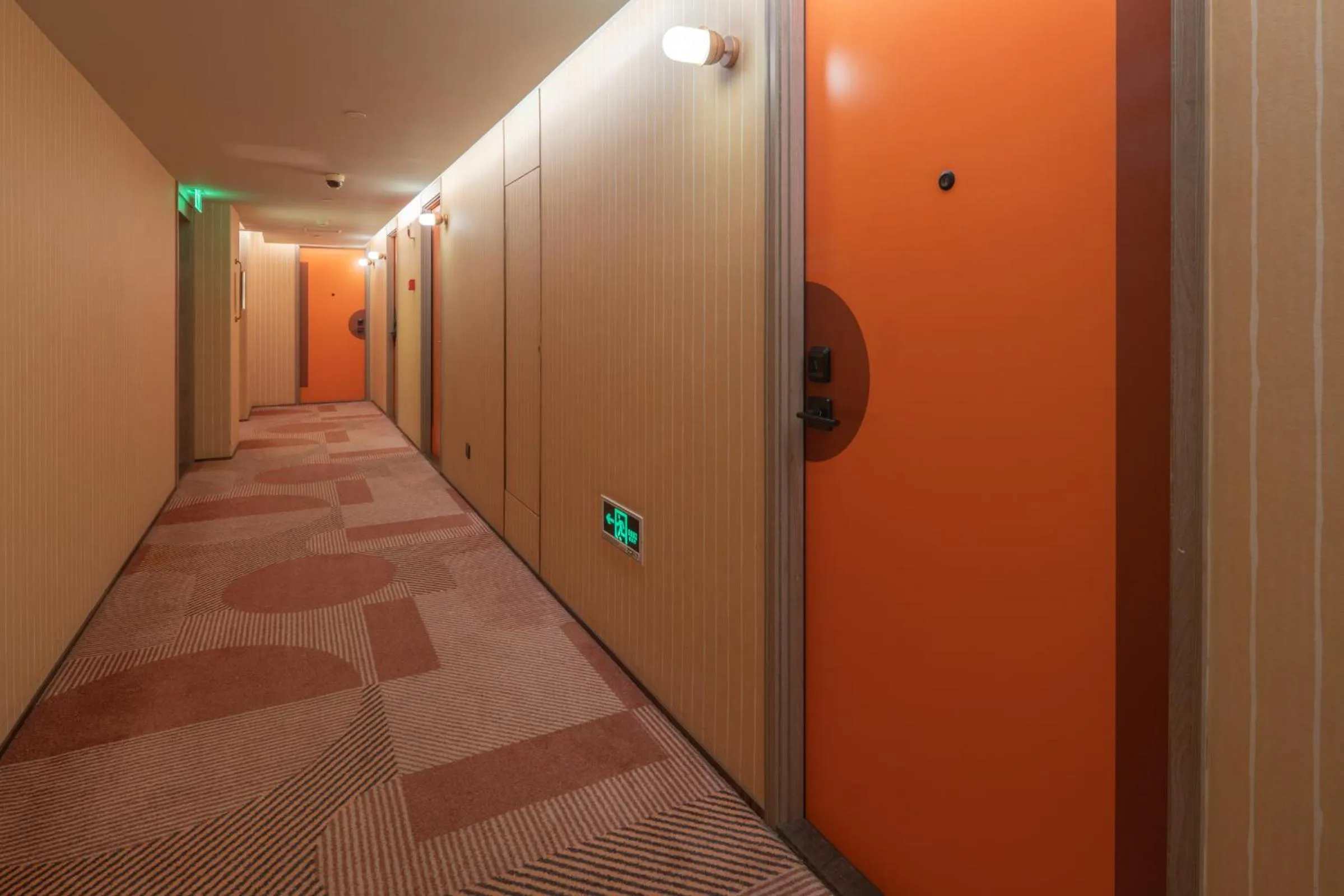 Property building in Orange Hotel Shanghai North Xizang Road Subway Station