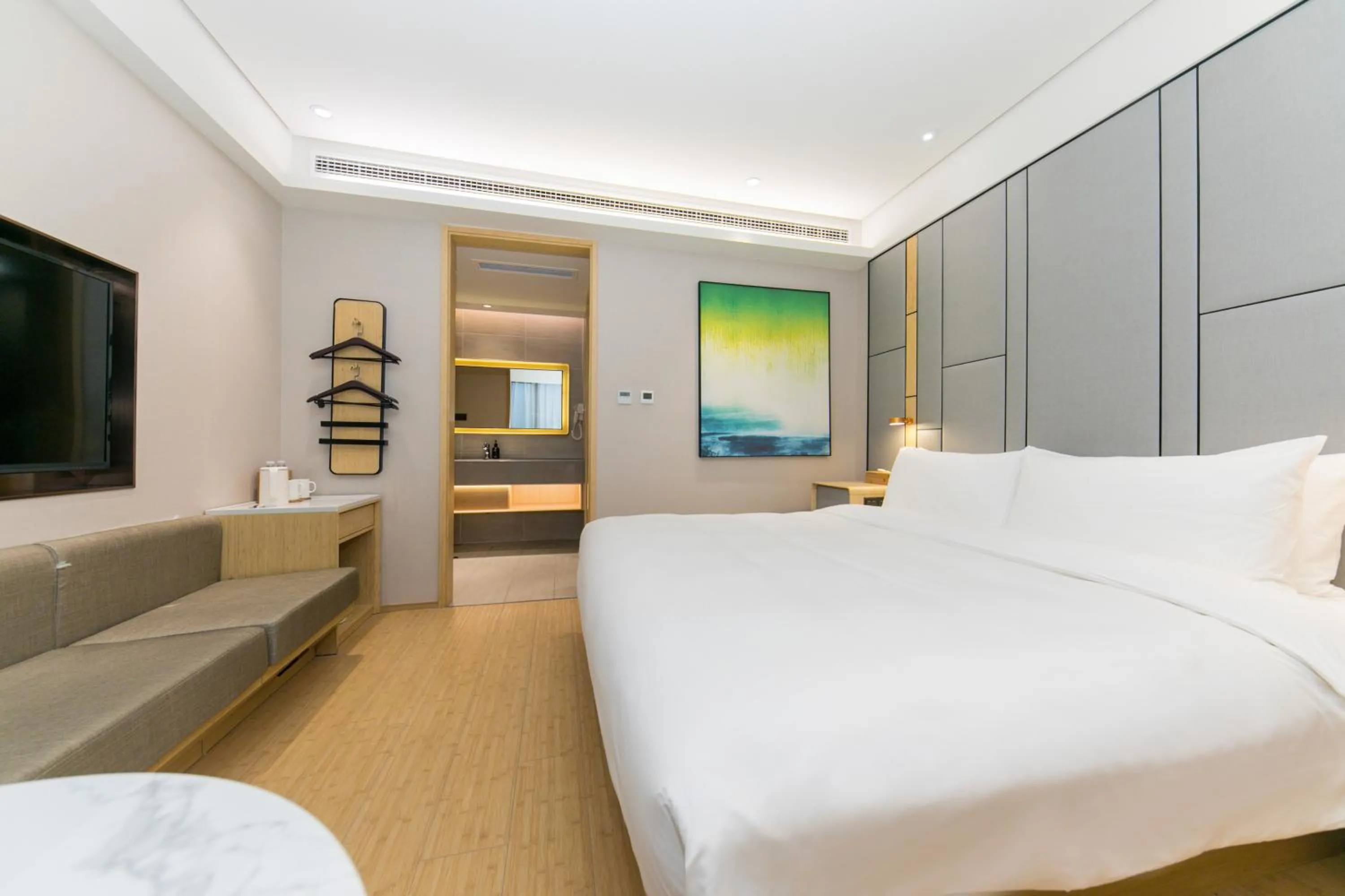 Bed in JI Hotel Shanghai Jing'an Daning Park