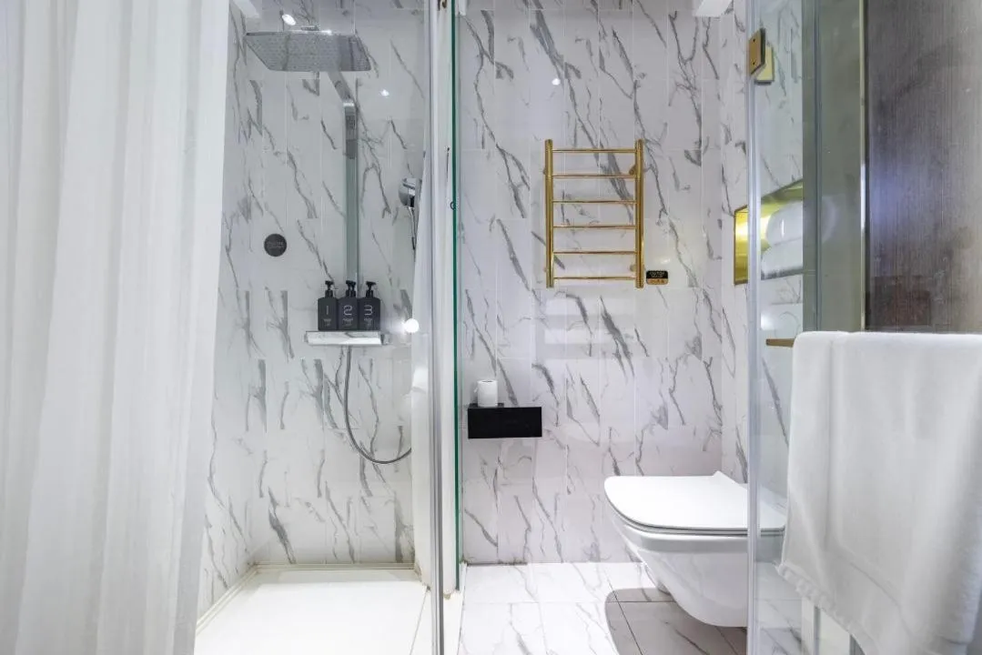 Toilet in CitiGO Hotel Shanghai Xujiahui