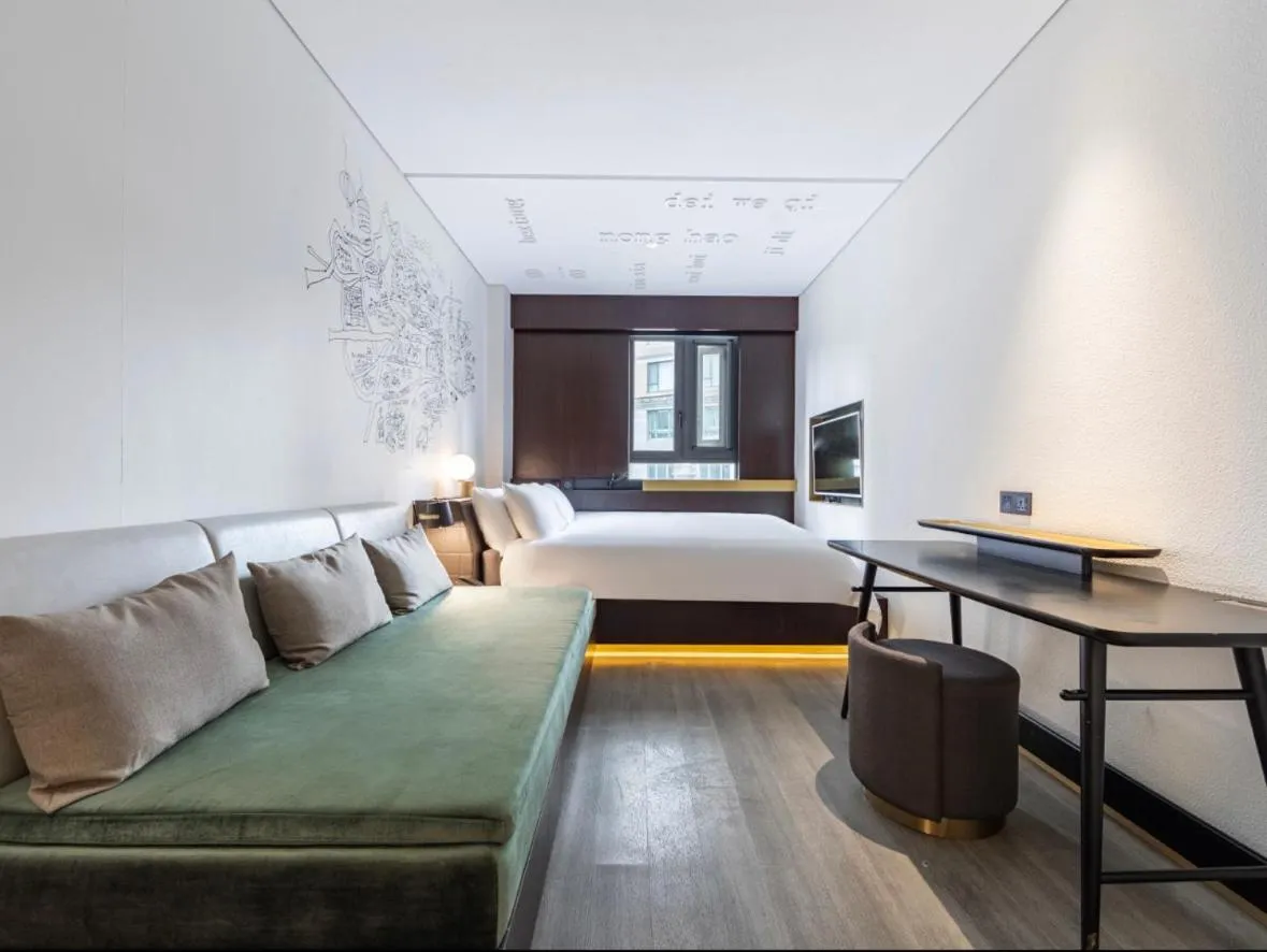 Photo of the whole room, Bed in CitiGO Hotel Shanghai Xujiahui