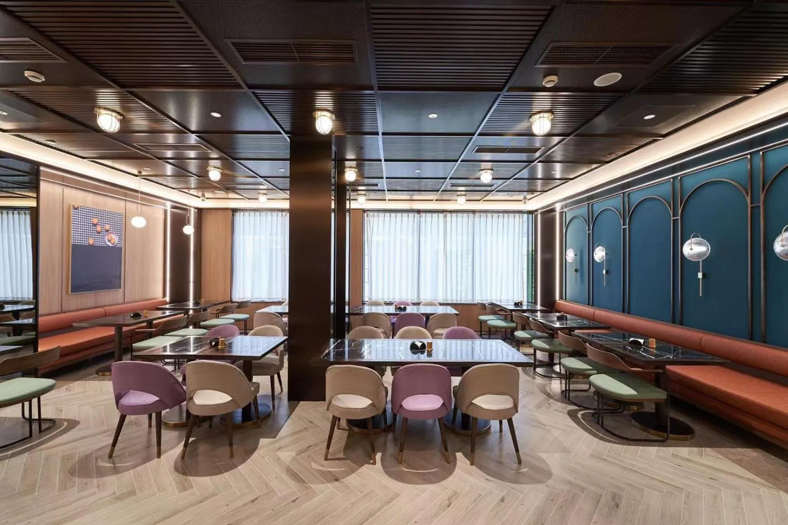 Restaurant/places to eat in Orange Hotel Shanghai Xujiahui Caobao Road Subway Station