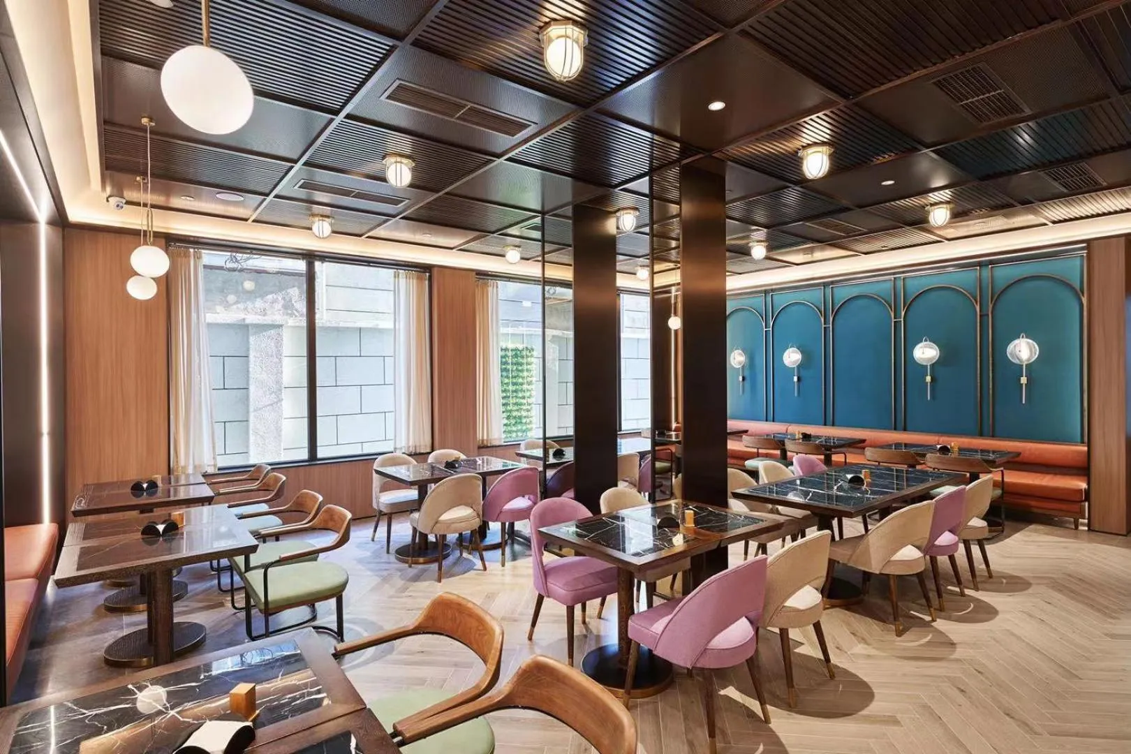 Restaurant/places to eat in Orange Hotel Shanghai Xujiahui Caobao Road Subway Station