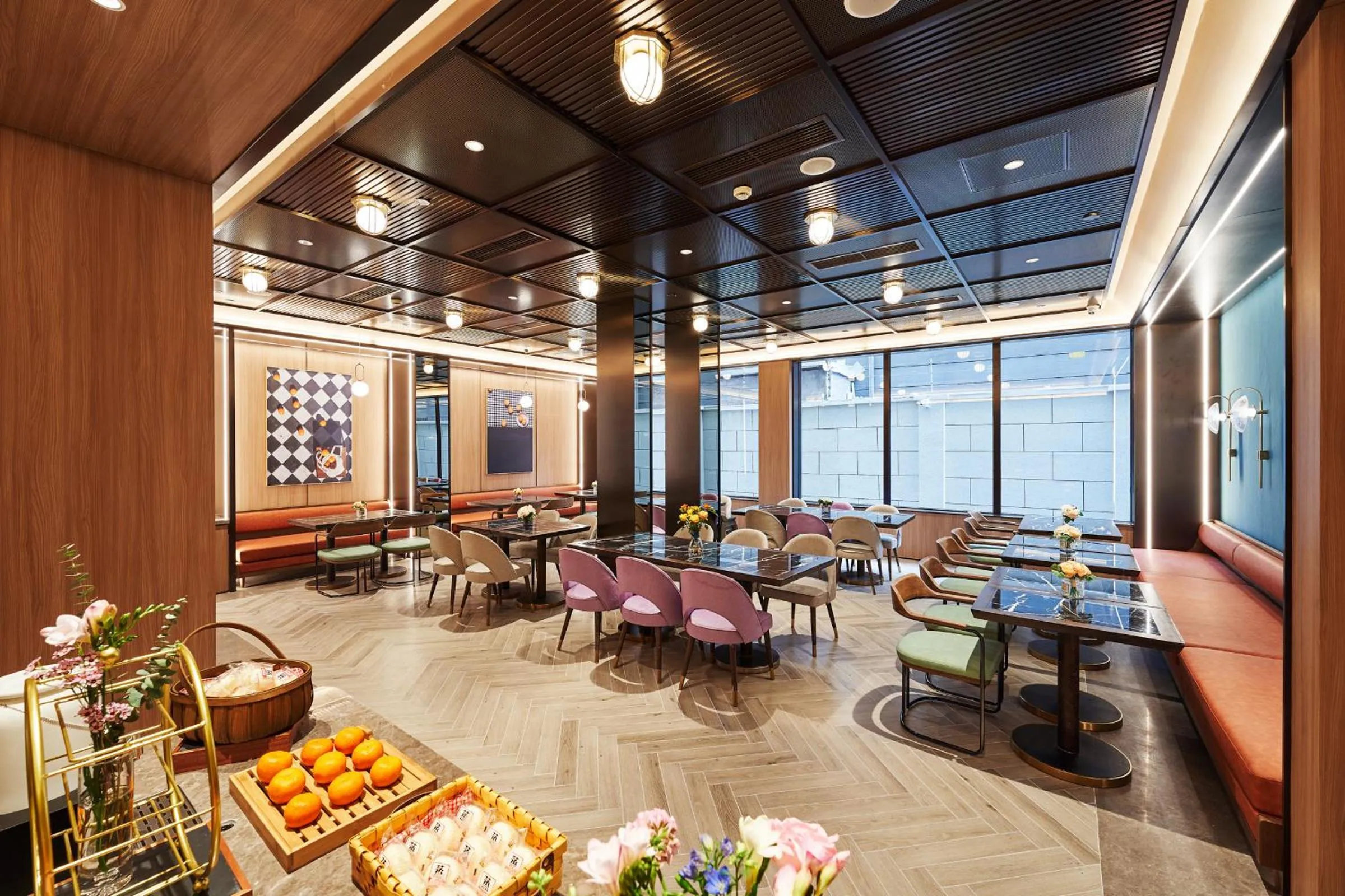 Restaurant/places to eat in Orange Hotel Shanghai Xujiahui Caobao Road Subway Station