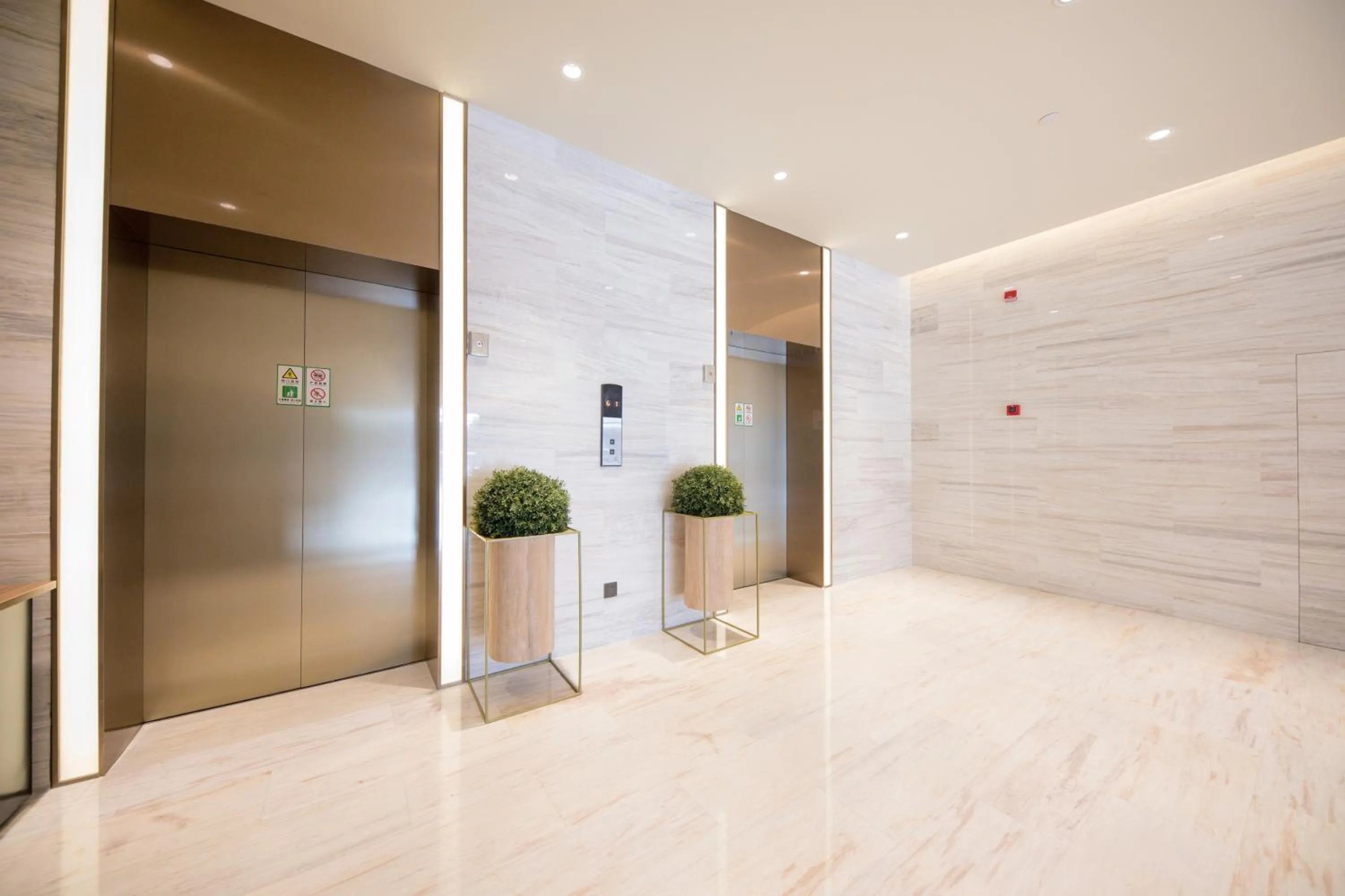 elevator in JI Hotel Shanghai Qibao Qixin Road