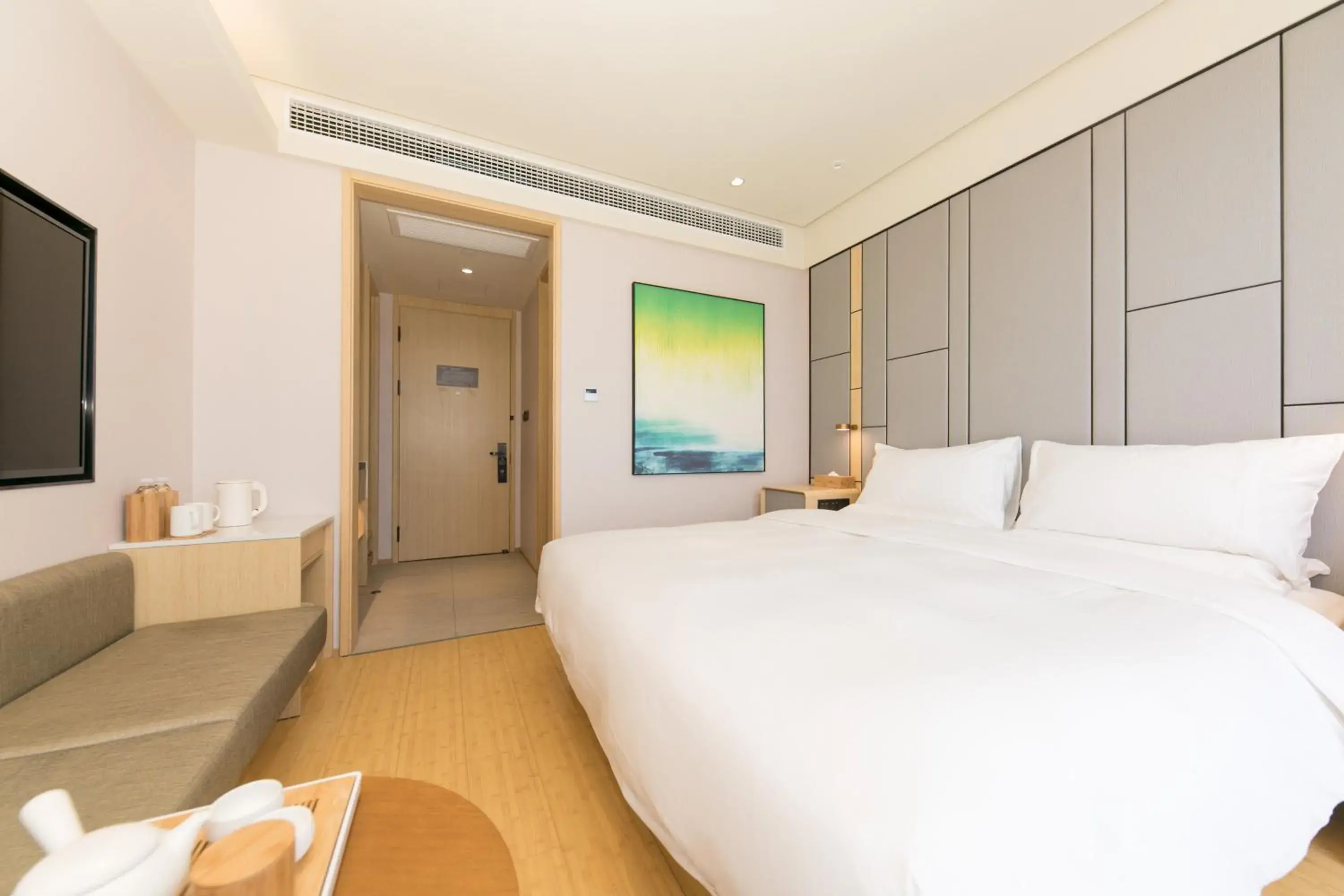 Superior King Room in JI Hotel Shanghai Qibao Qixin Road Superior King Room in JI Hotel Shanghai Qibao Qixin Road