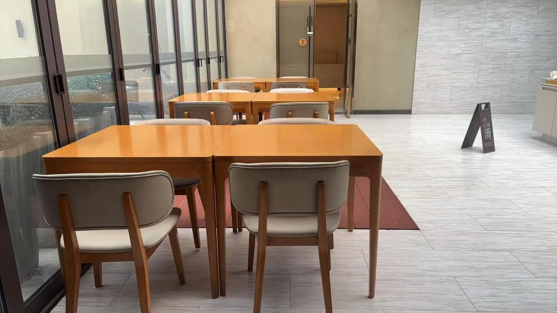 Restaurant/places to eat in JI Hotel Shanghai Stadium