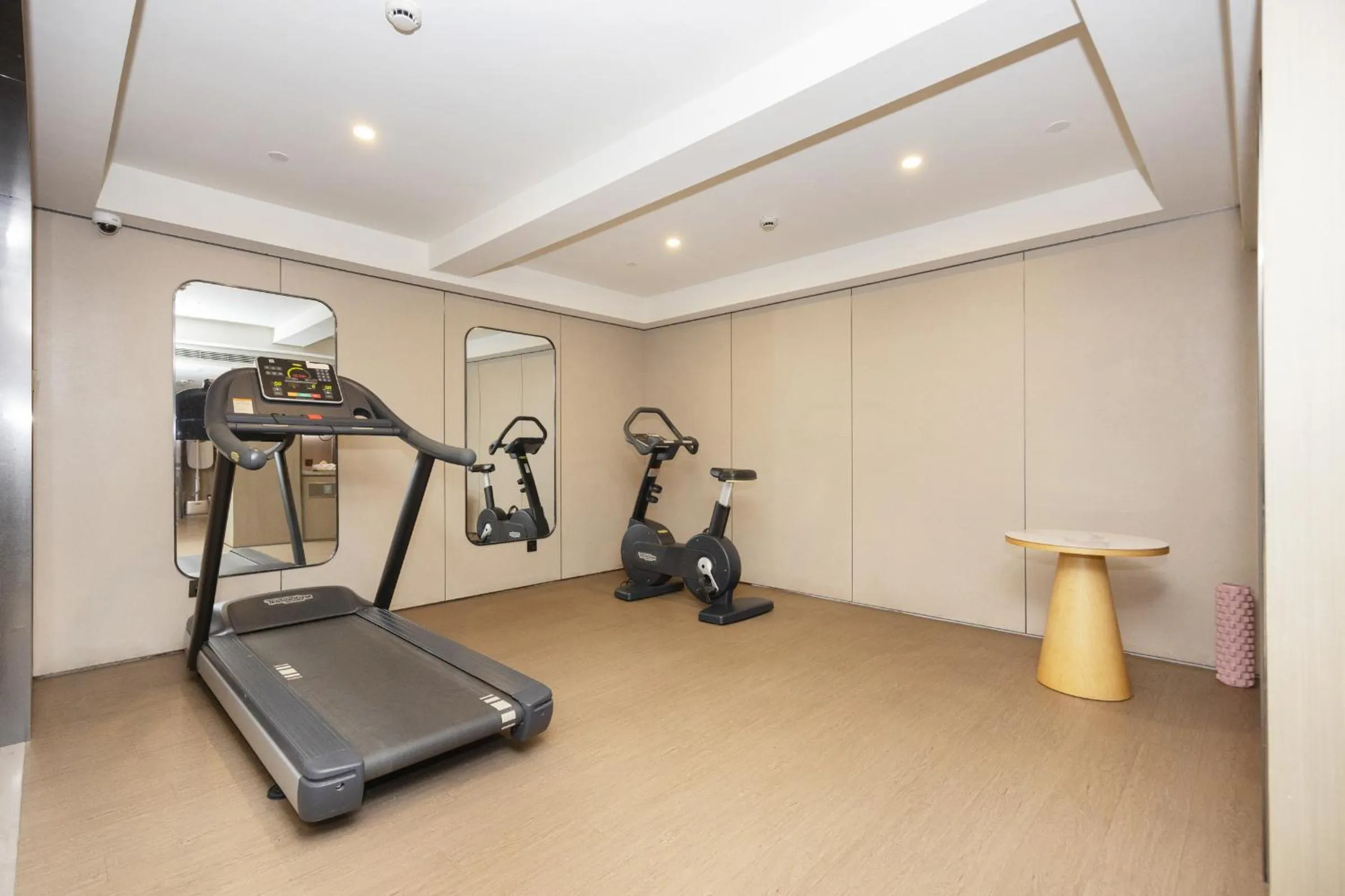 Fitness centre/facilities in JI Hotel Shanghai Lujiabang Road Subway Station