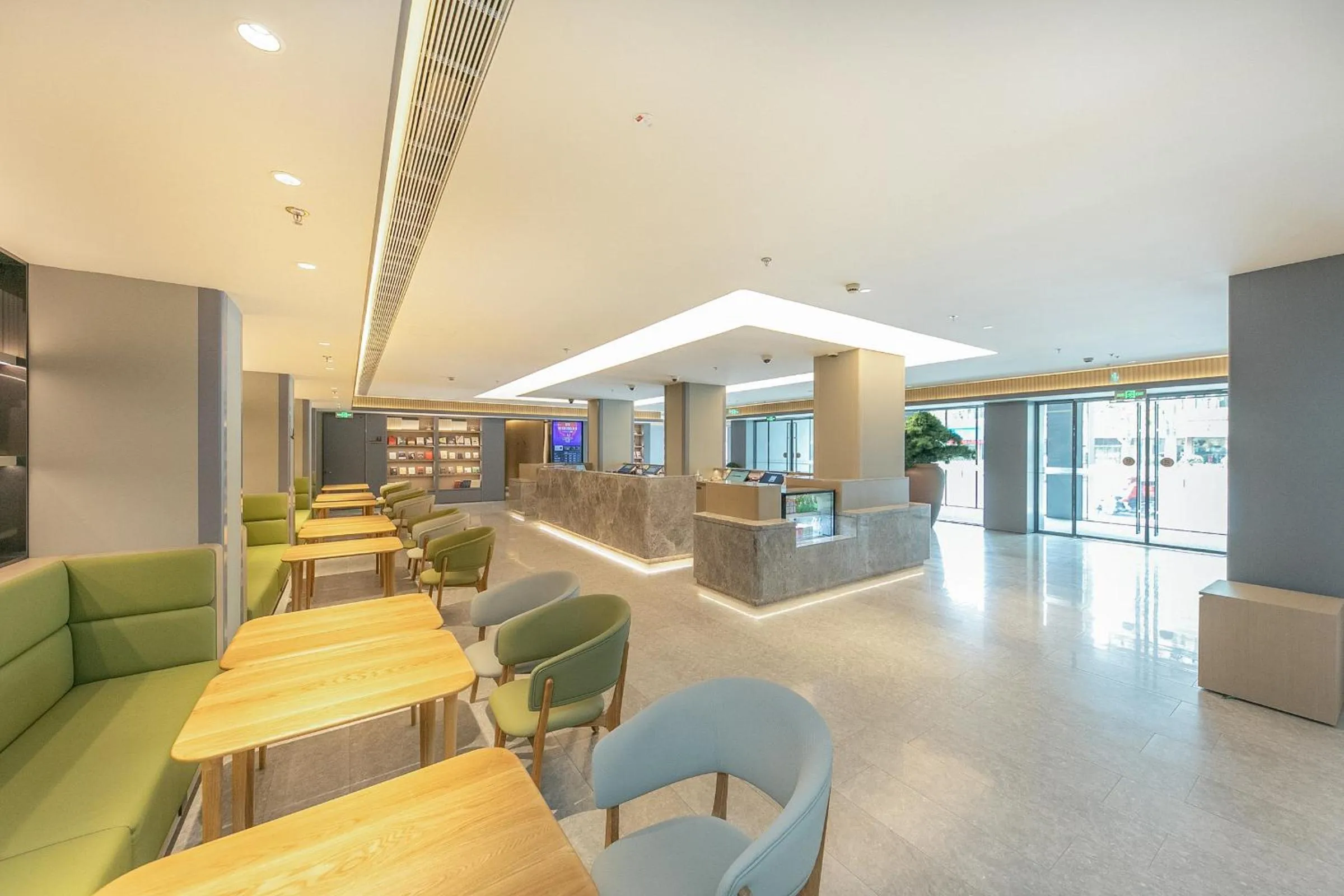 JI Hotel Shanghai Lujiabang Road Subway Station