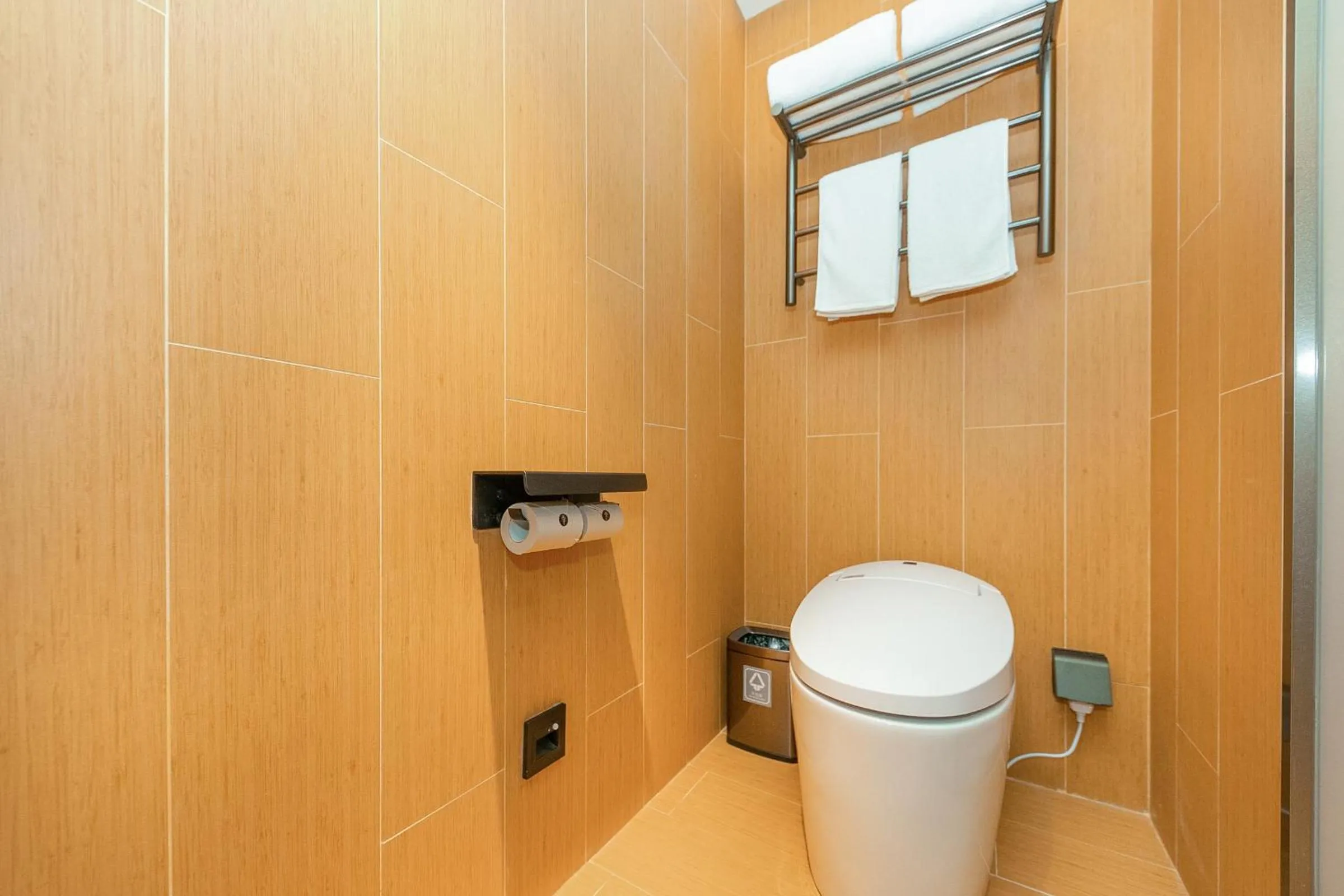 JI Hotel Shanghai Lujiabang Road Subway Station