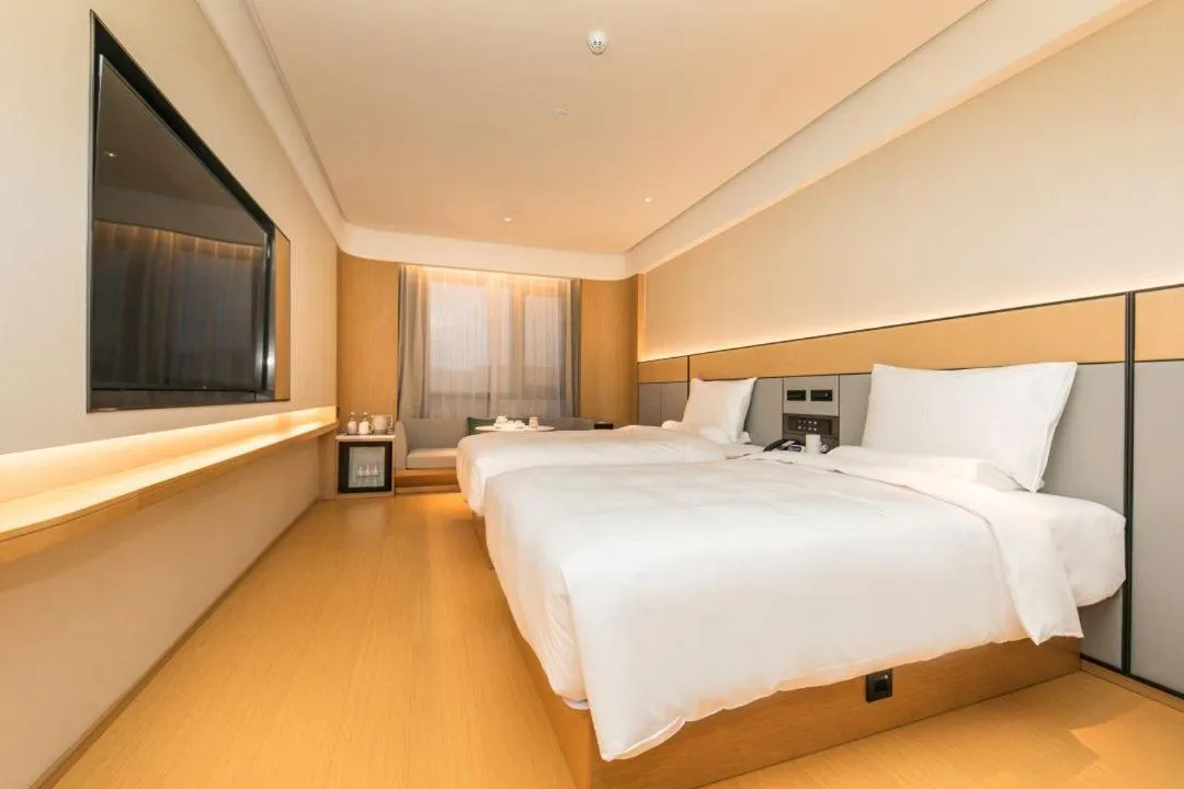 Photo of the whole room, Bed in JI Hotel Nanjing Jiangning Southeast University