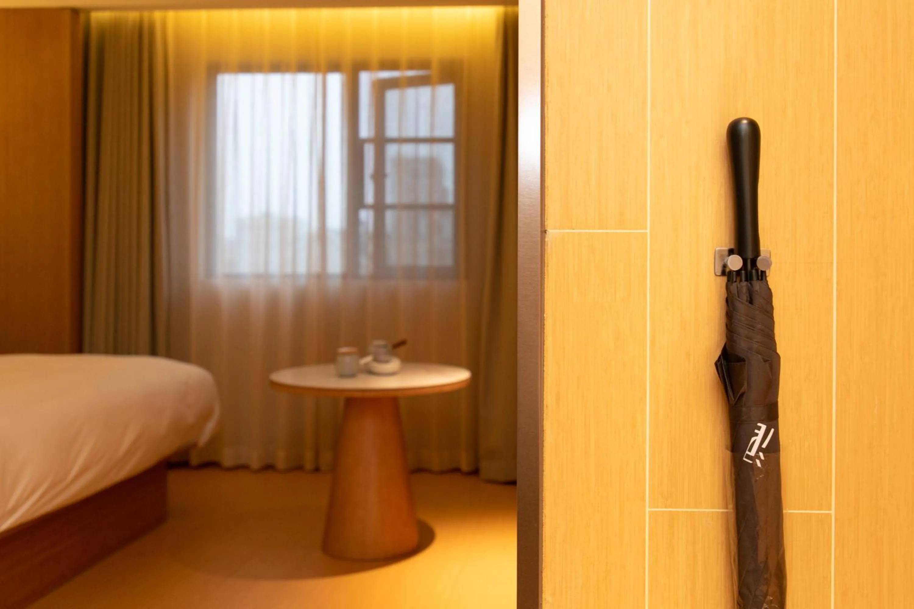 Photo of the whole room, Bed in JI Hotel Shanghai New International Expo Center West Gaoke Road