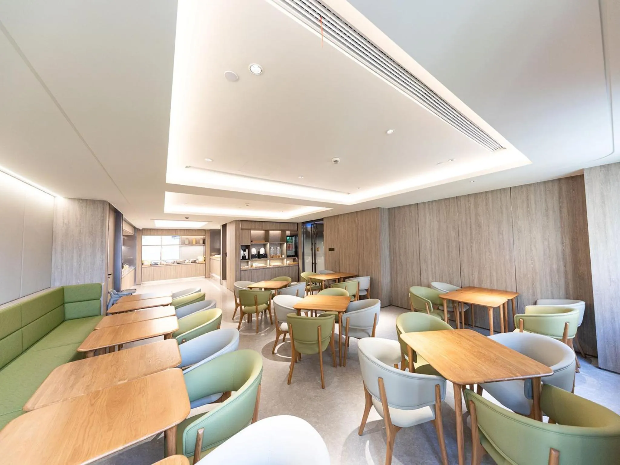 Restaurant/places to eat in JI Hotel Shanghai Daning International