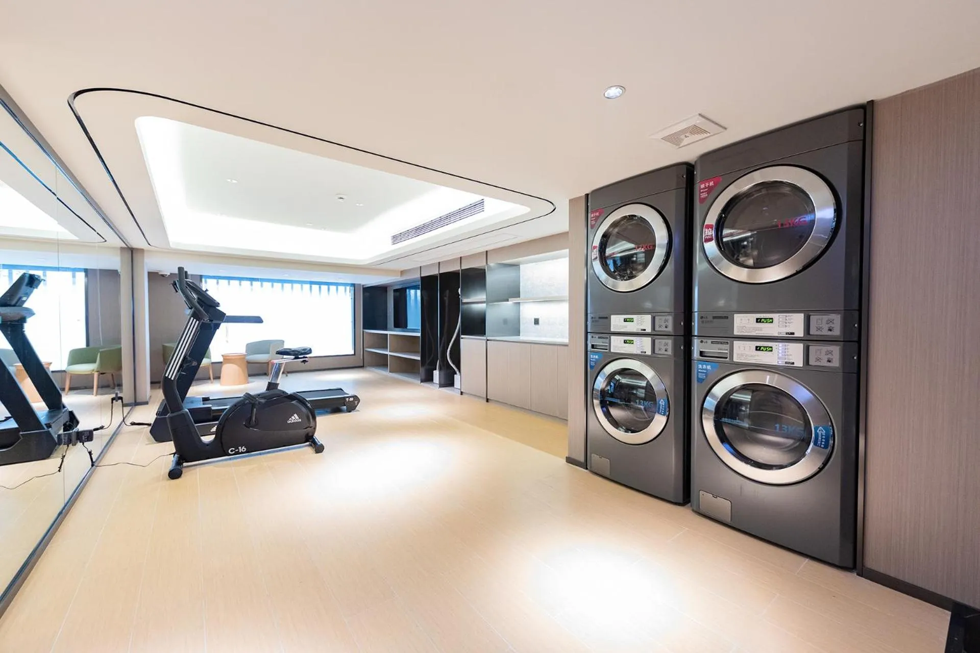 Fitness centre/facilities in JI Hotel Shanghai University Huyi Highway