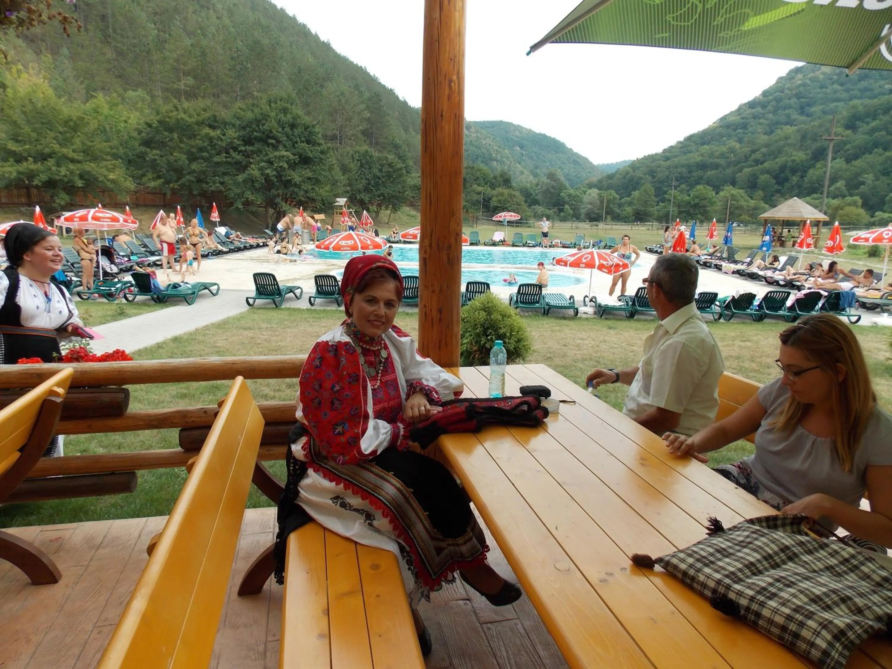 Restaurant/places to eat in Pensiunea Casiana