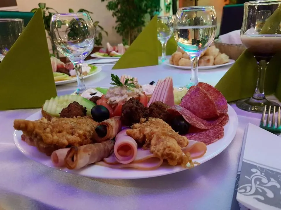 Food and drinks in Pensiunea Casiana