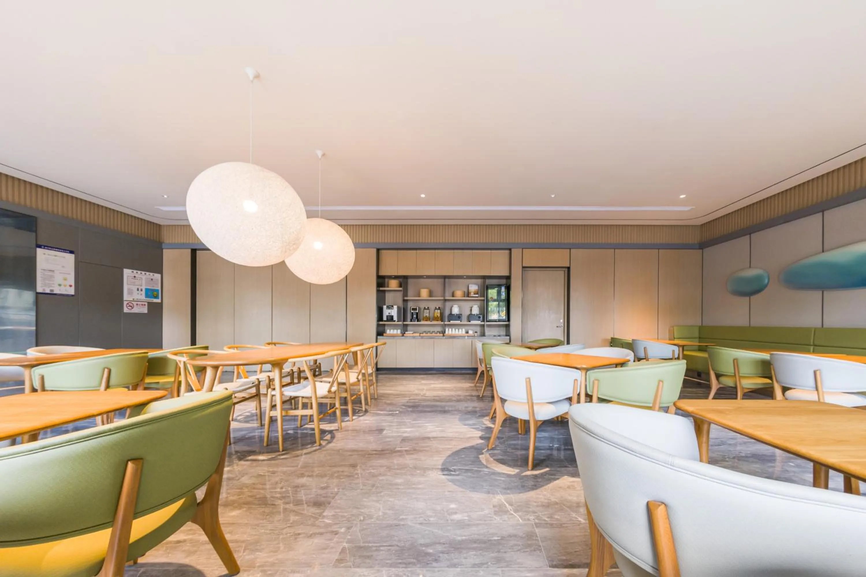 Restaurant/places to eat in JI Hotel Shanghai Meilong Wanhui International Plaza