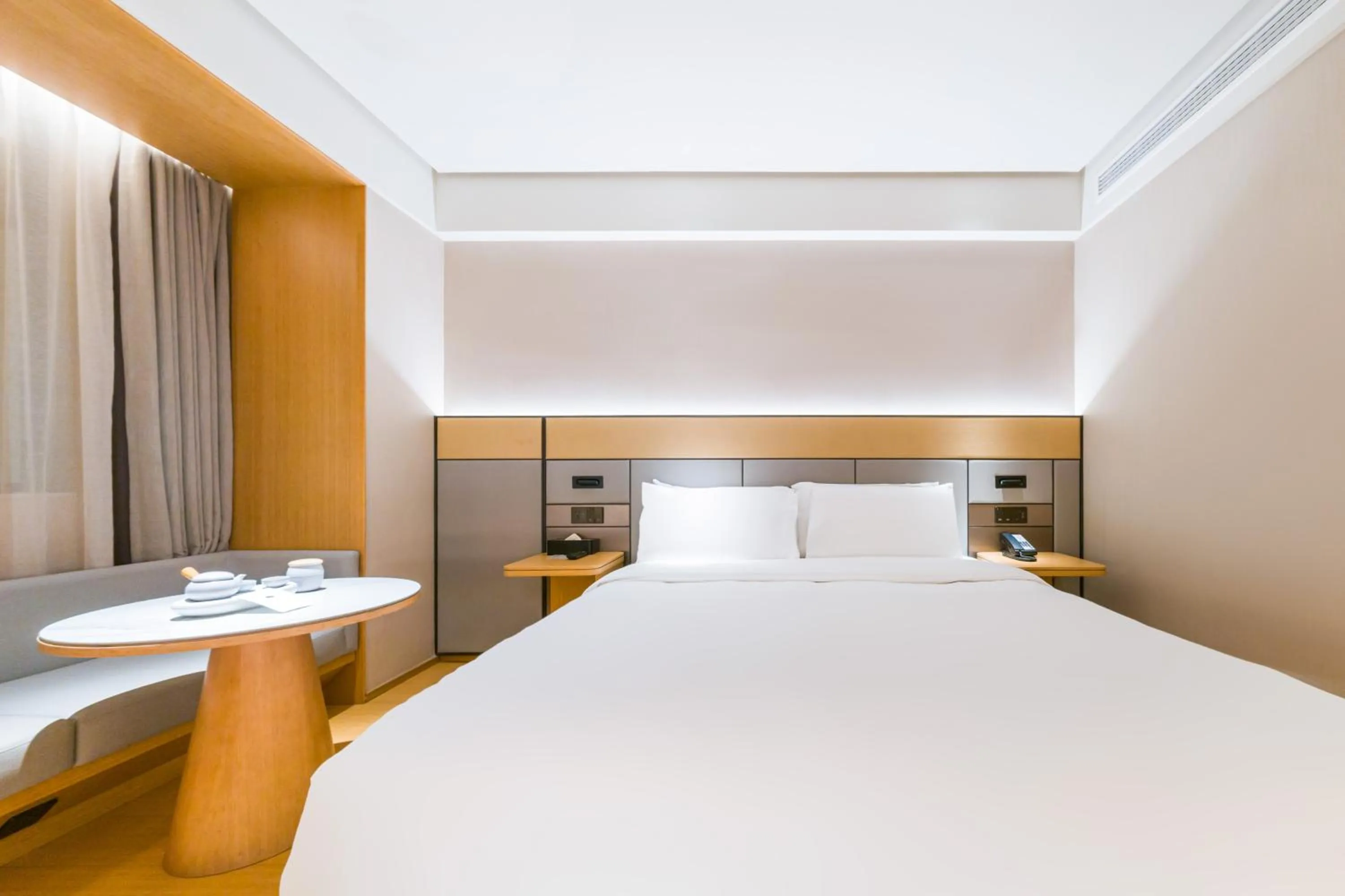 Bedroom, Bed in JI Hotel Shanghai Meilong Wanhui International Plaza