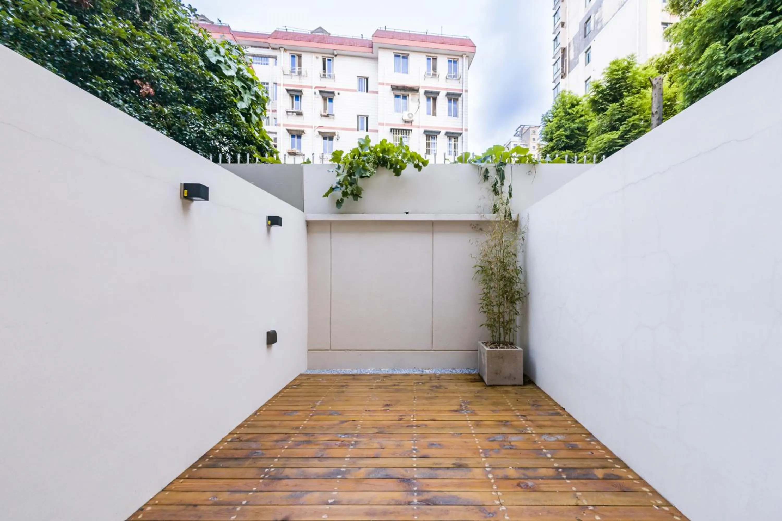 Property building in JI Hotel Shanghai Meilong Wanhui International Plaza