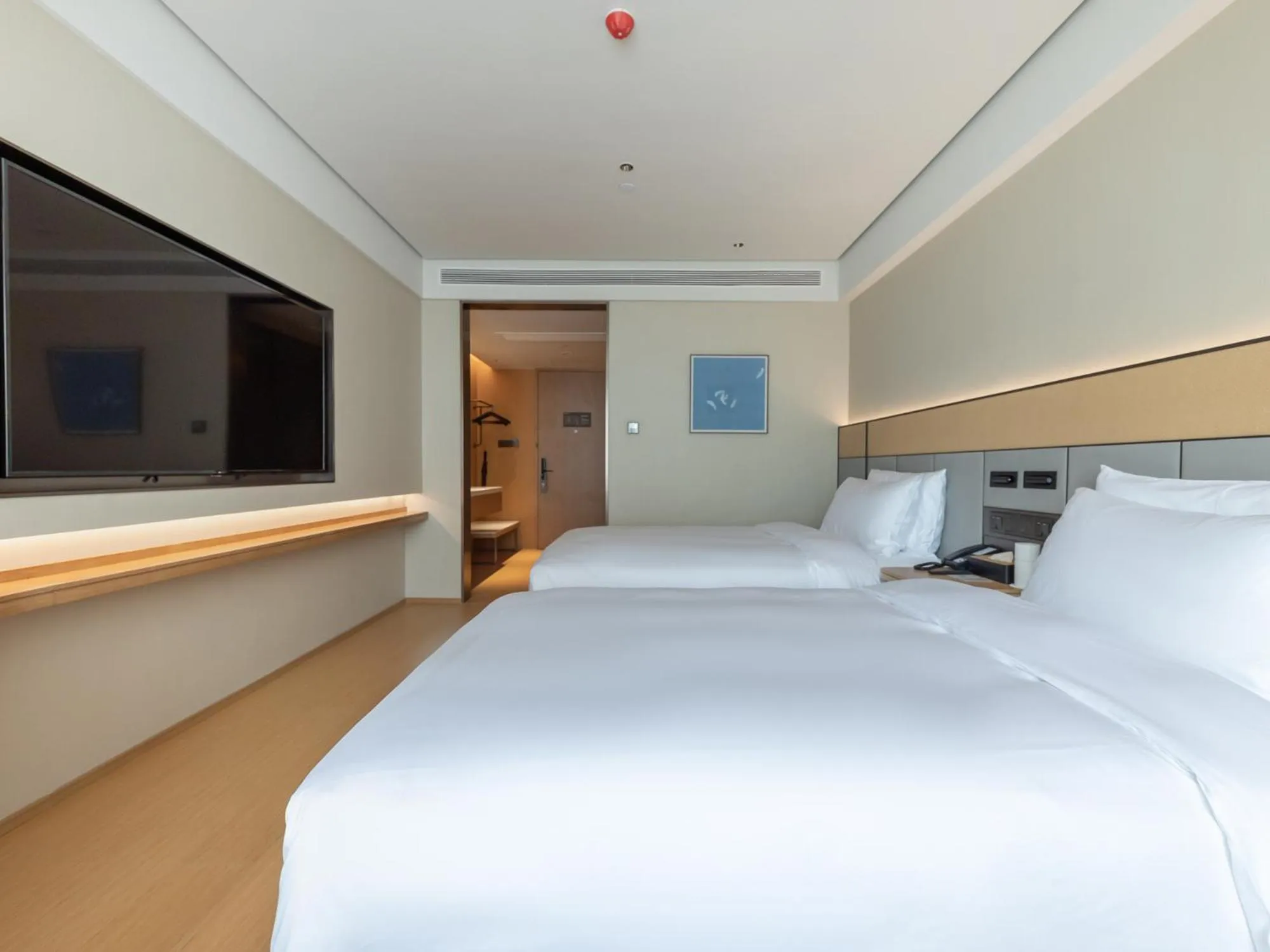 Property building, Bed in JI Hotel Suzhou North High Speed Railway Station Subway Station