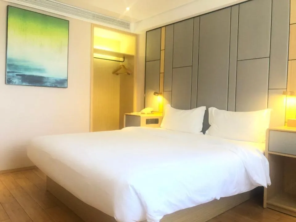 Bed in JI Hotel Shanghai Caohejing Lianhua Road