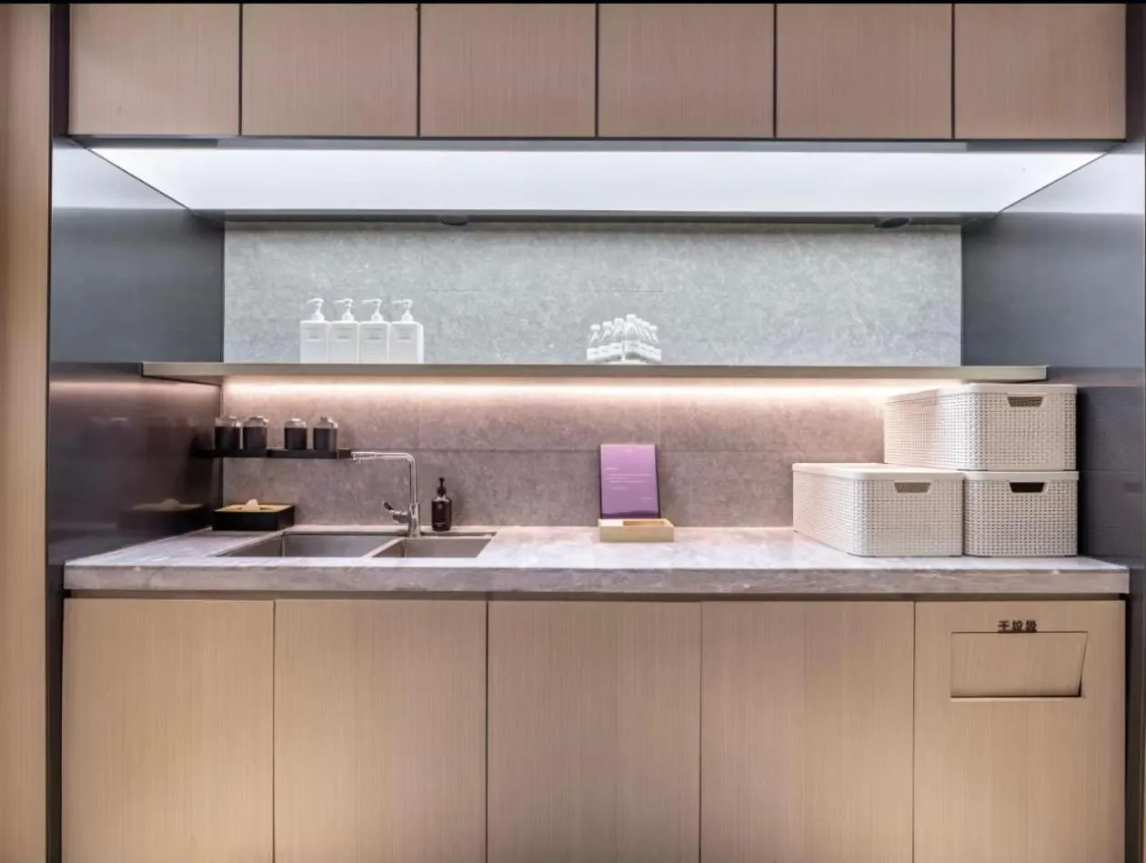 laundry in JI Hotel Shanghai Xujiahui Caobao Road Subway Station