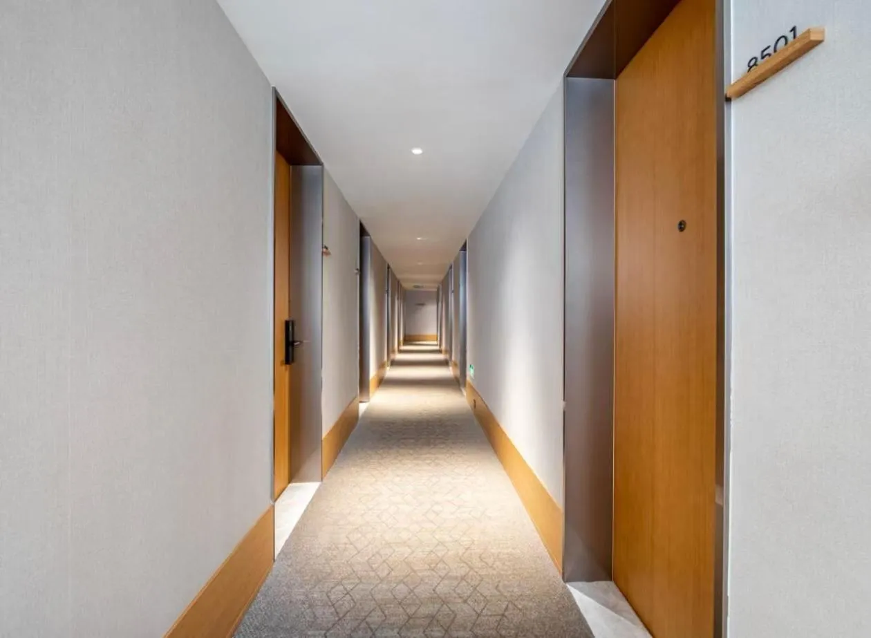 Property building in JI Hotel Shanghai Xujiahui Caobao Road Subway Station