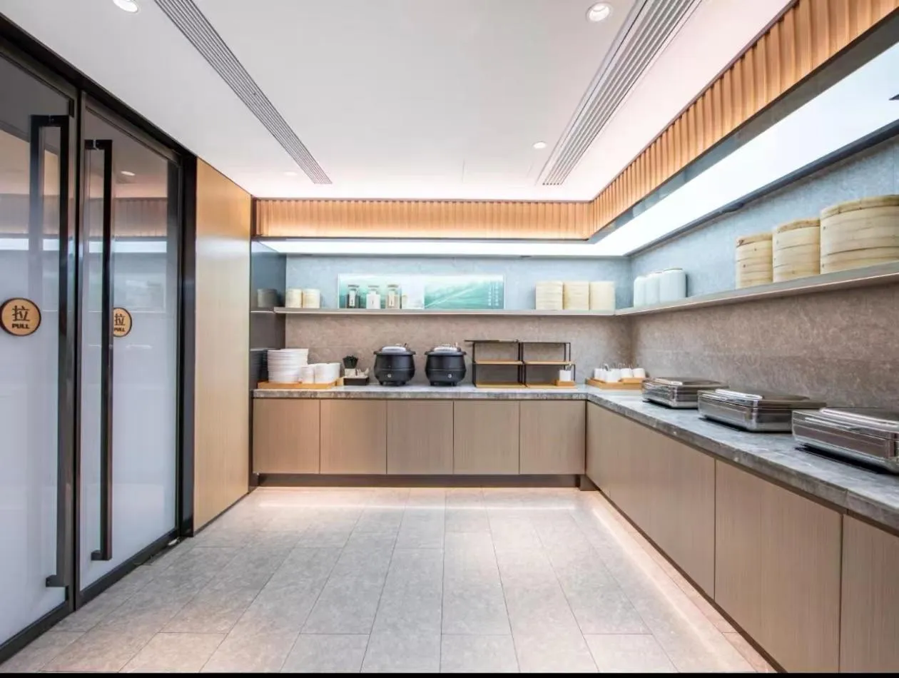 Breakfast in JI Hotel Shanghai Xujiahui Caobao Road Subway Station