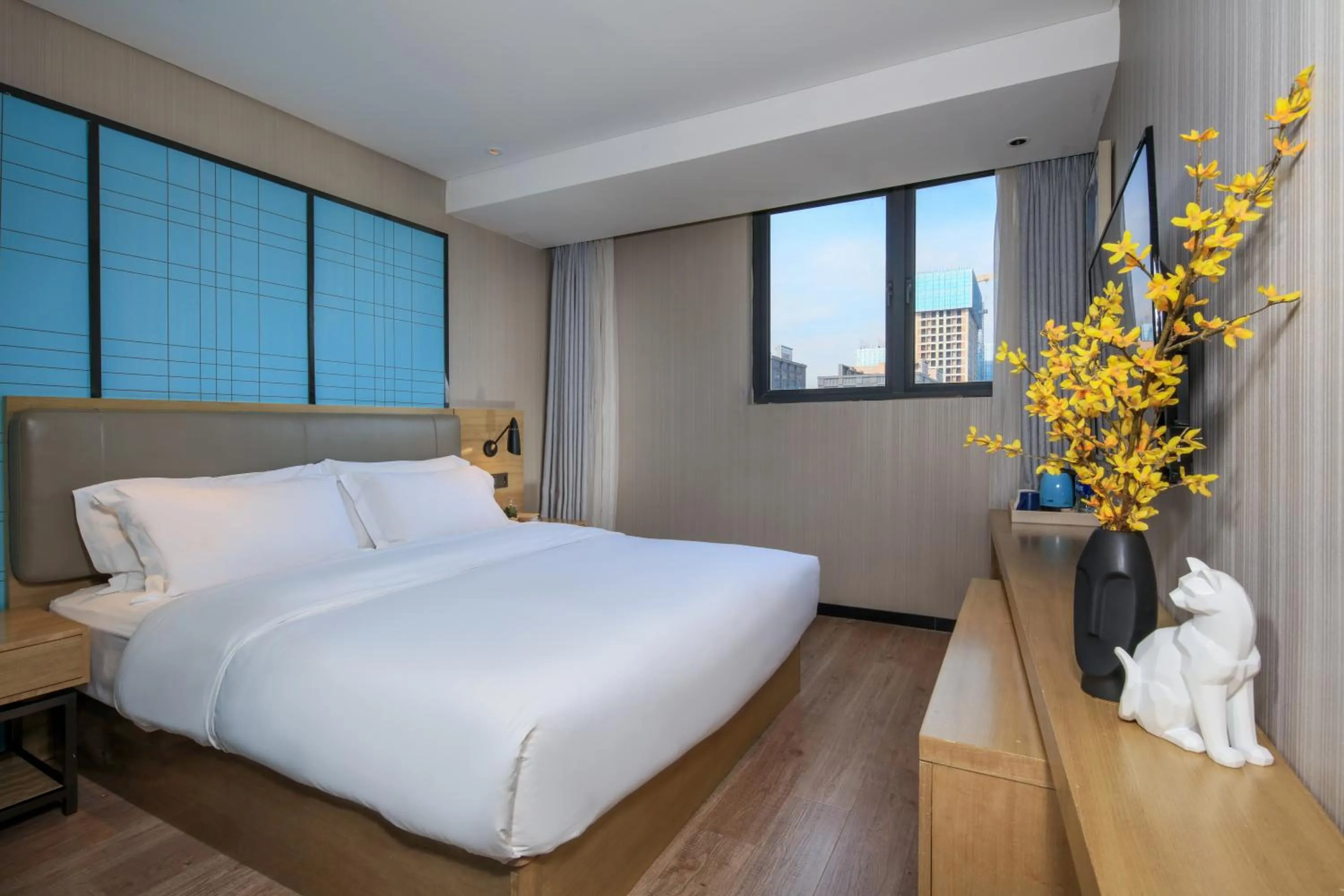 Bedroom, Bed in Starway Hotel Chengdu Jianshe Road SM Plaza