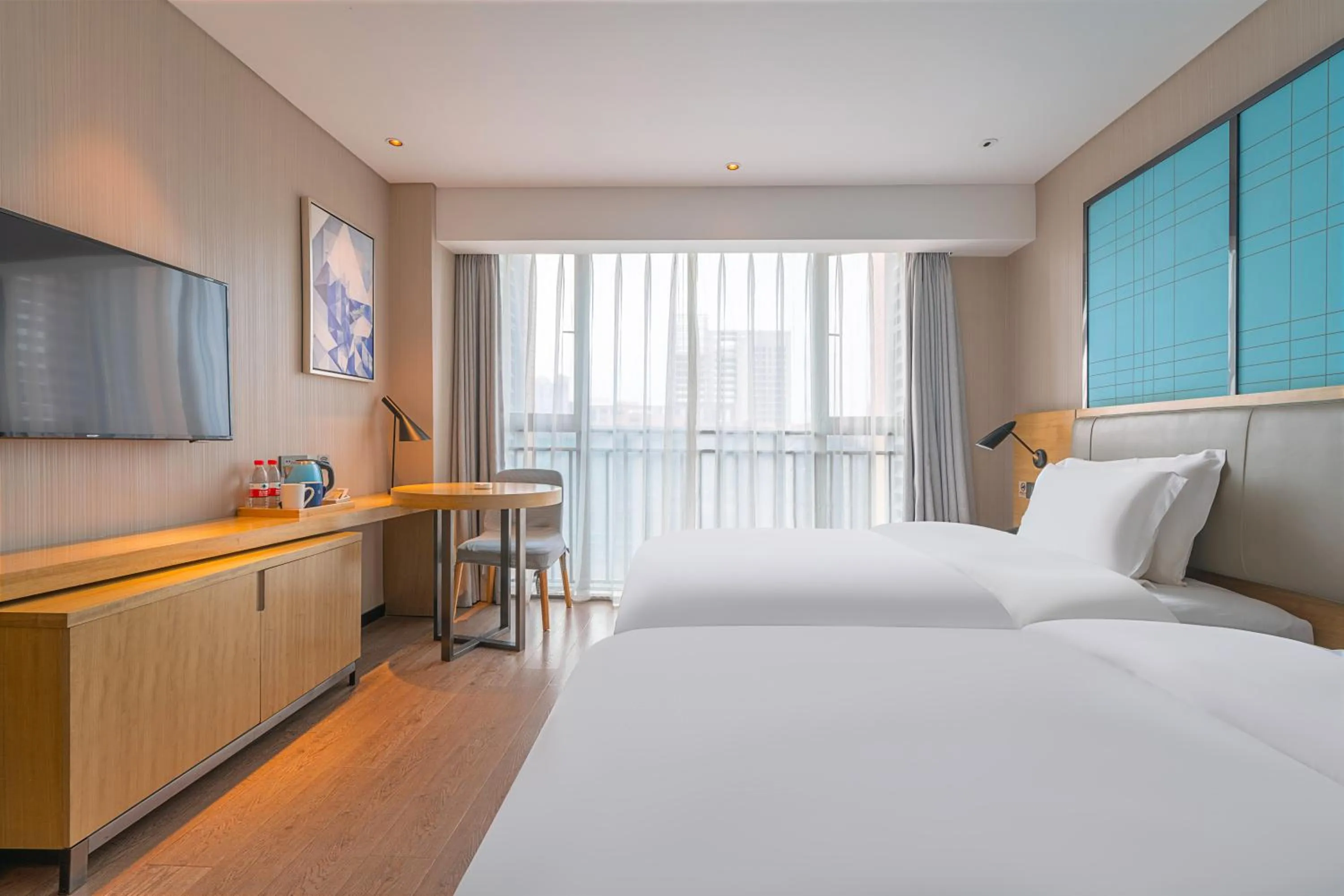 Photo of the whole room, Bed in Starway Hotel Chengdu Jianshe Road SM Plaza