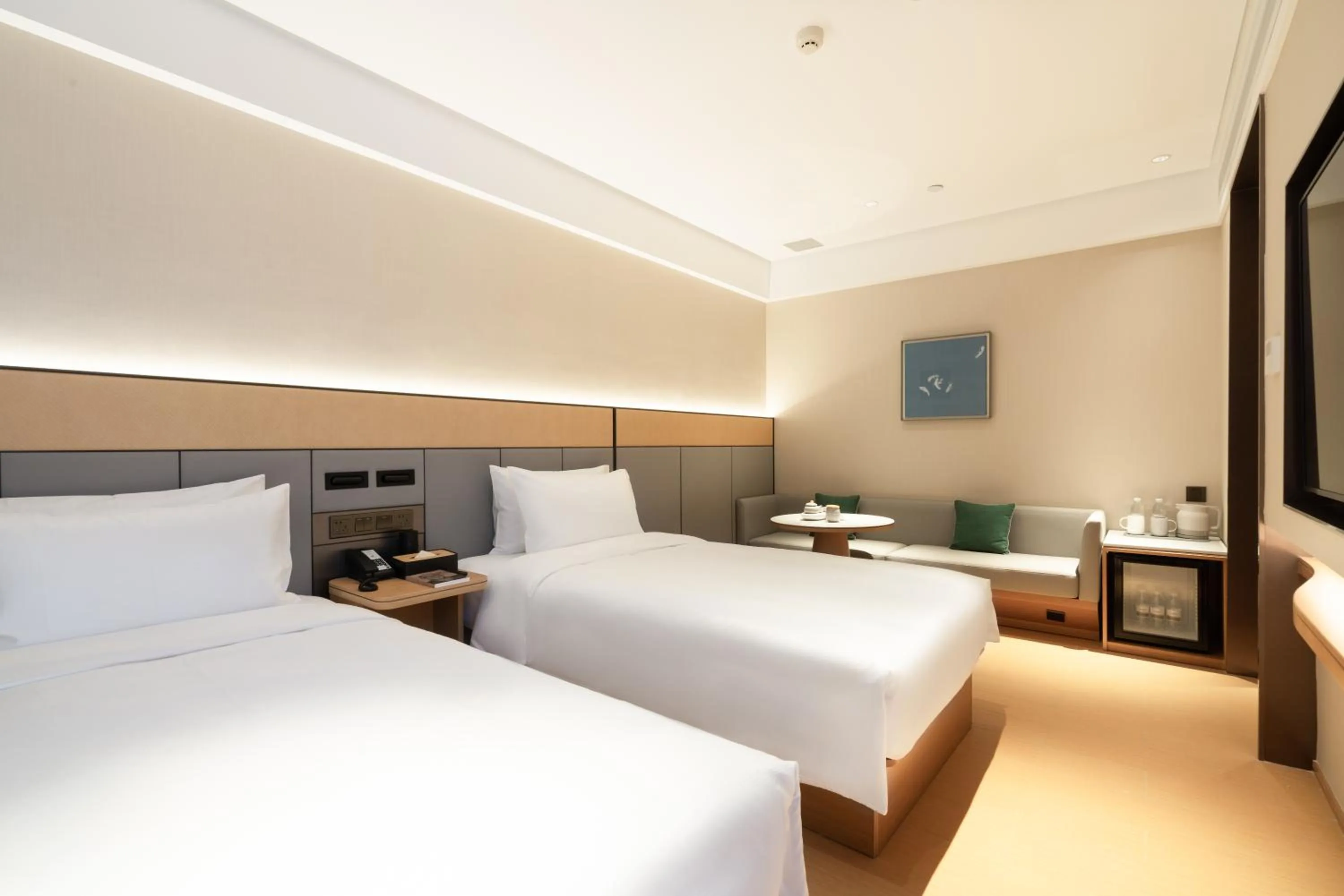 Photo of the whole room, Bed in JI Hotel Guangzhou Tower