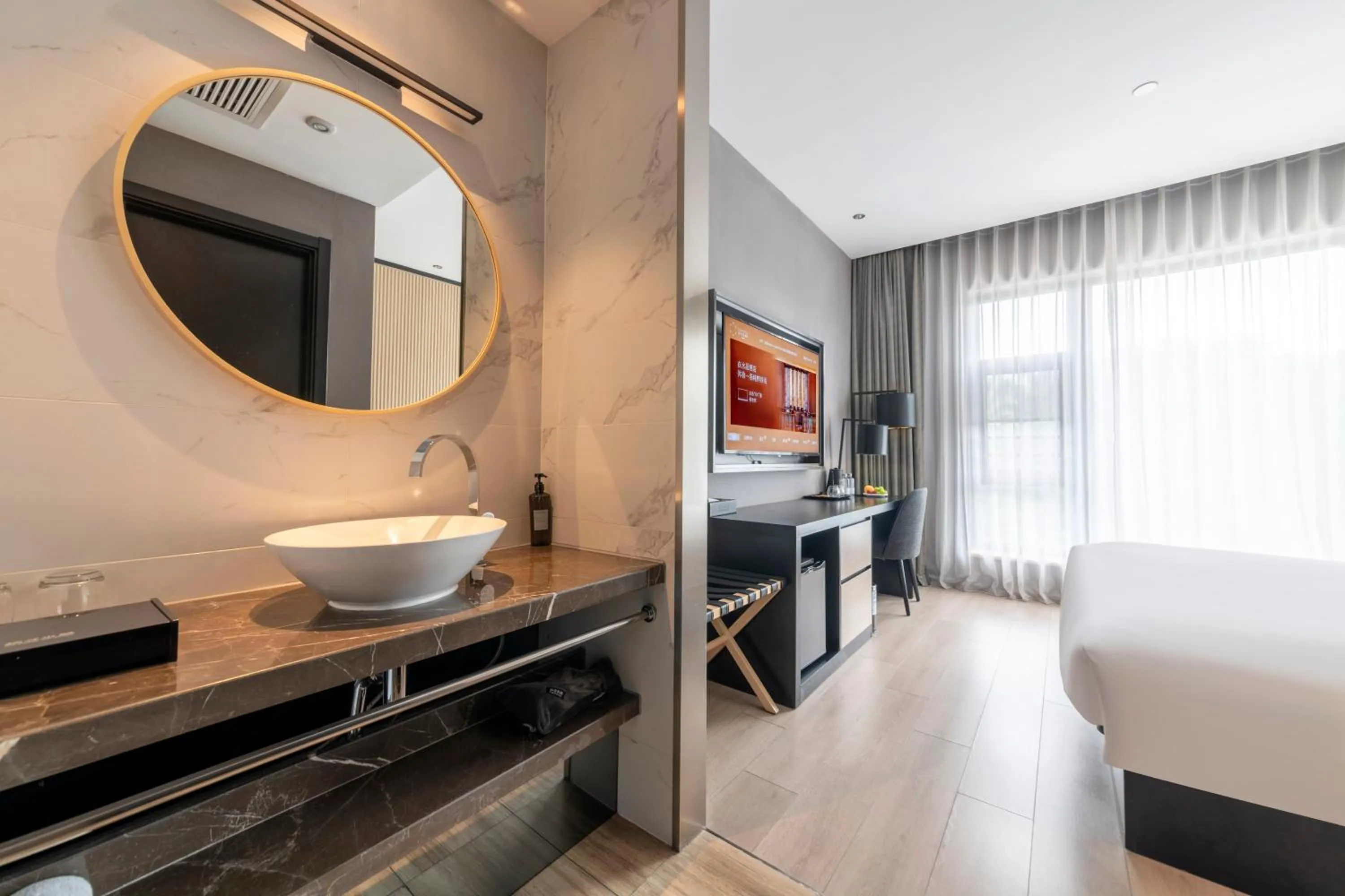 Bed in Orange Crystal Hotel Shenzhen Baoan Airport Bihaiwan